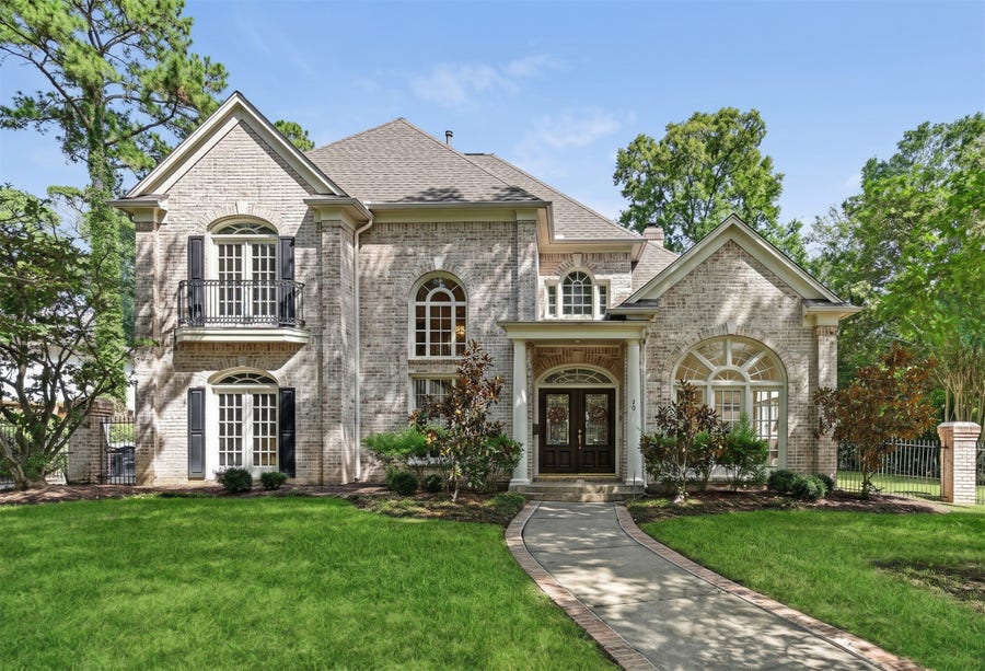 Property photo for 10 Sandalwood Drive, Houston, TX