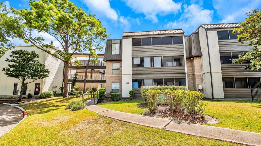 Property photo for 3035 Walnut Bend Lane, #35, Houston, TX