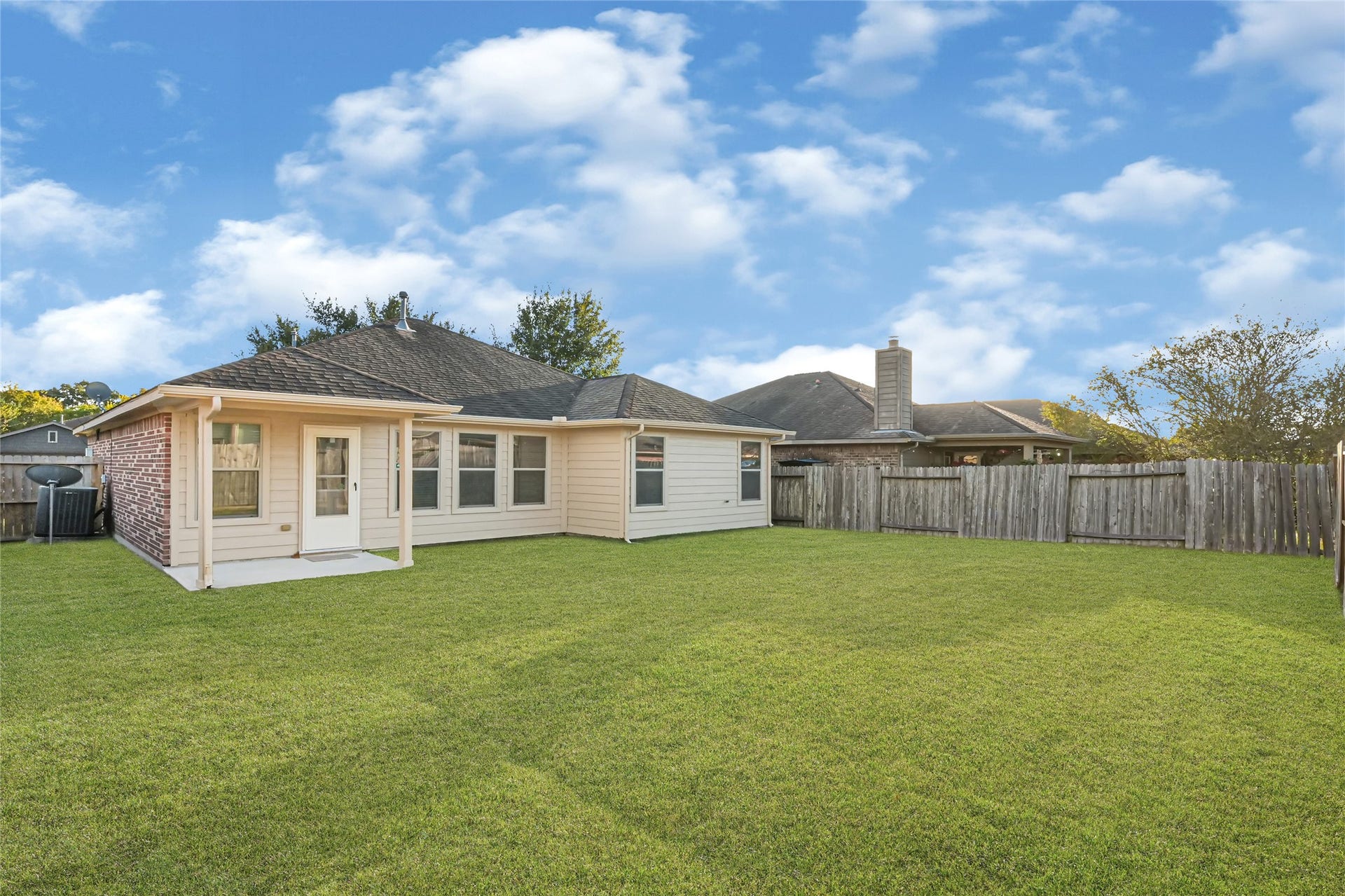 379 Henry Street, Alvin, TX 77511