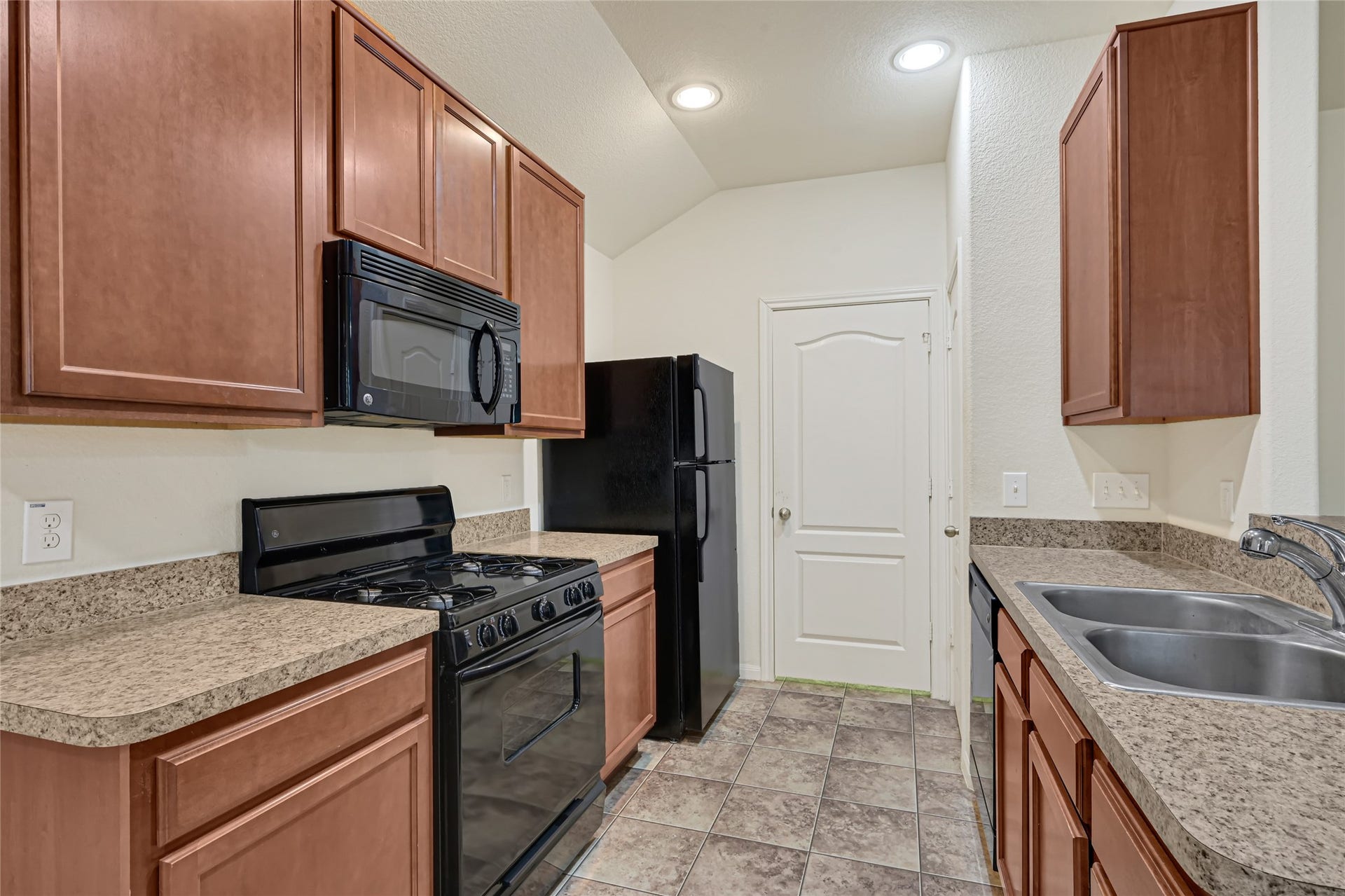 379 Henry Street, Alvin, TX 77511