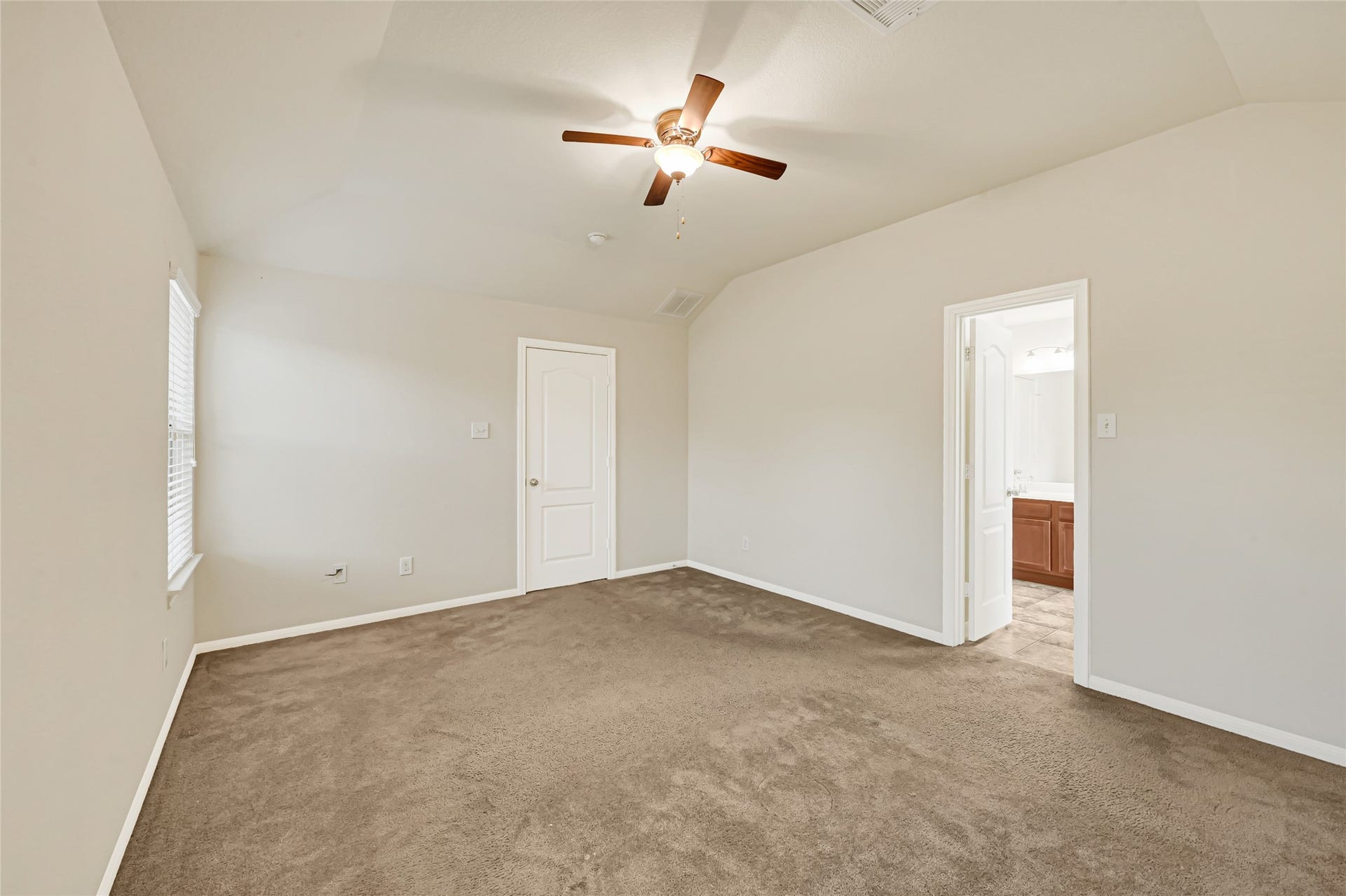 379 Henry Street, Alvin, TX 77511