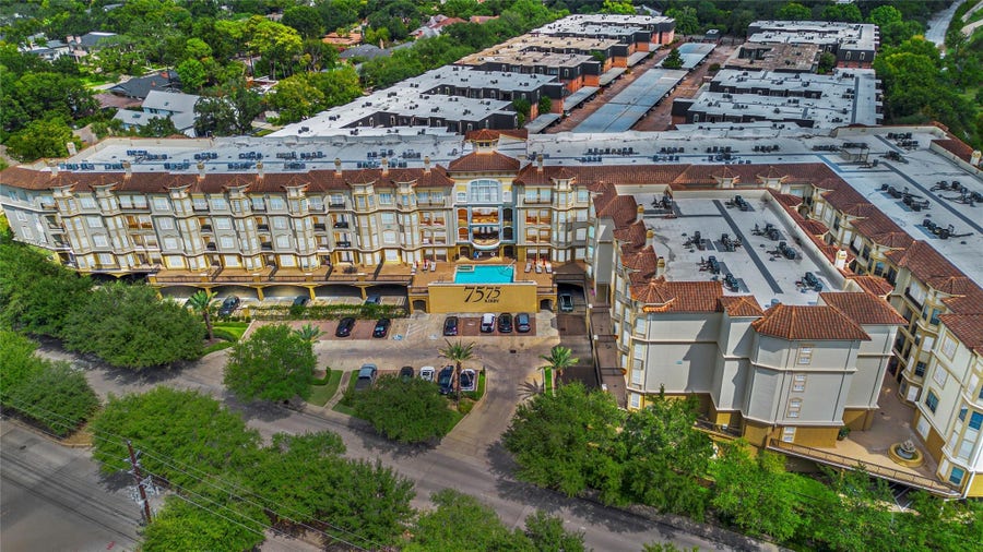Property photo for 7575 Kirby Drive, #2202, Houston, TX