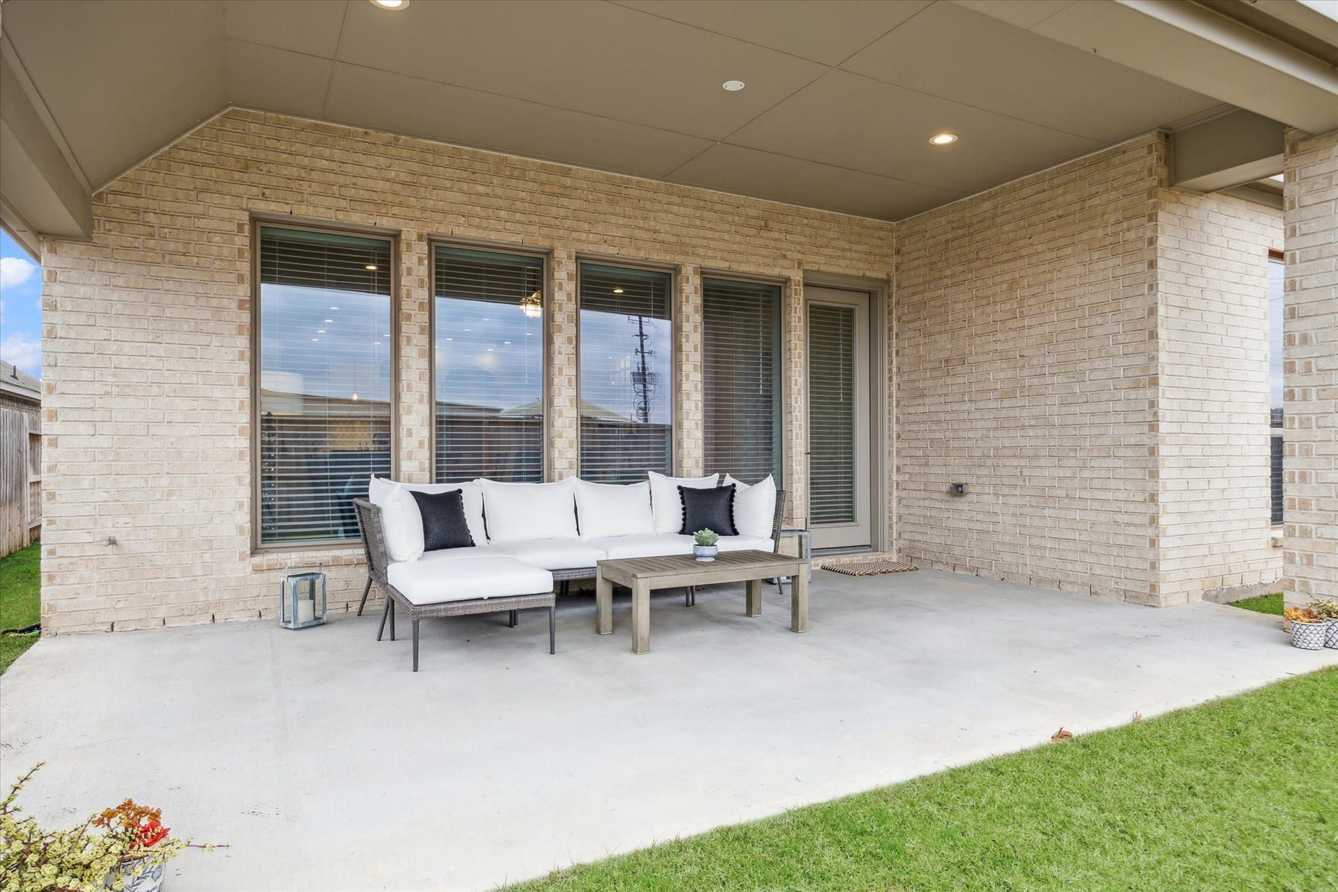 1523 Carson Field Lane, Richmond, TX 77469 Extend the entertaining outdoors under your oversized patio that was upgraded with an extension. Such a wonderful patio space with plenty of room for friends & family.