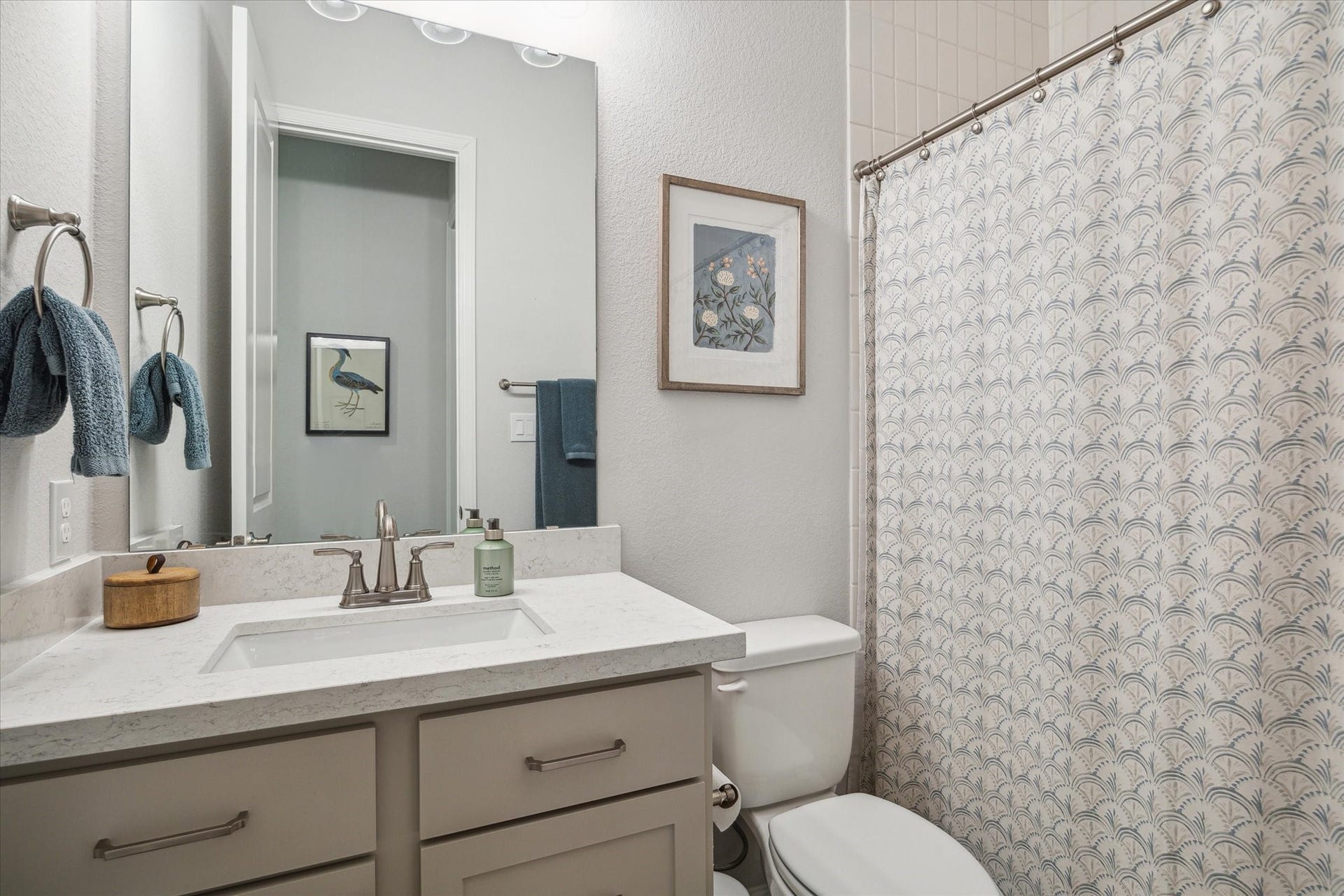 1523 Carson Field Lane, Richmond, TX 77469 Guest Bathroom #3 with a tub.