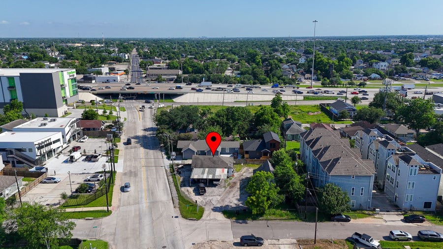 Property photo for 707 E 28th Street, Houston, TX