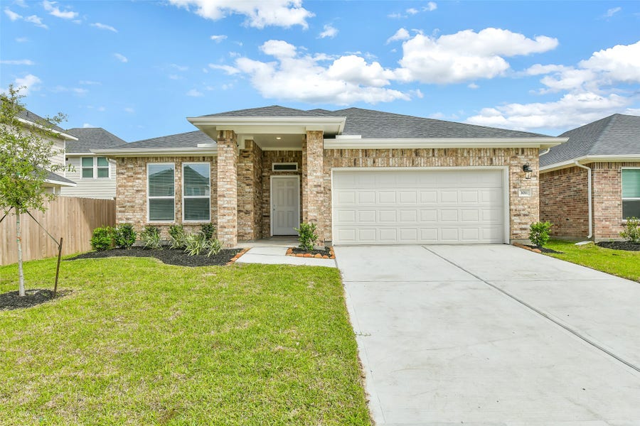 Property photo for 3011 King Oak Street, Baytown, TX