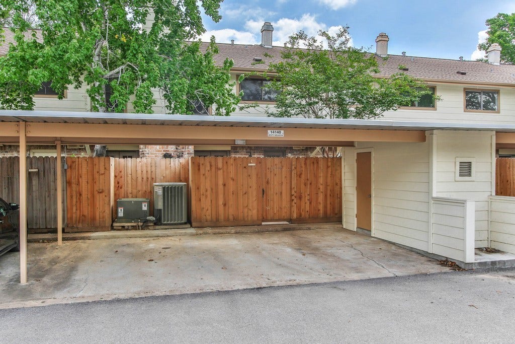 14122 Misty Meadow Lane, Houston, TX 77079 Car port