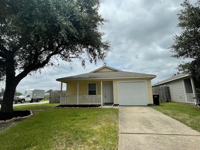 Property photo for 17407 Wigeon Way Drive, Humble, TX
