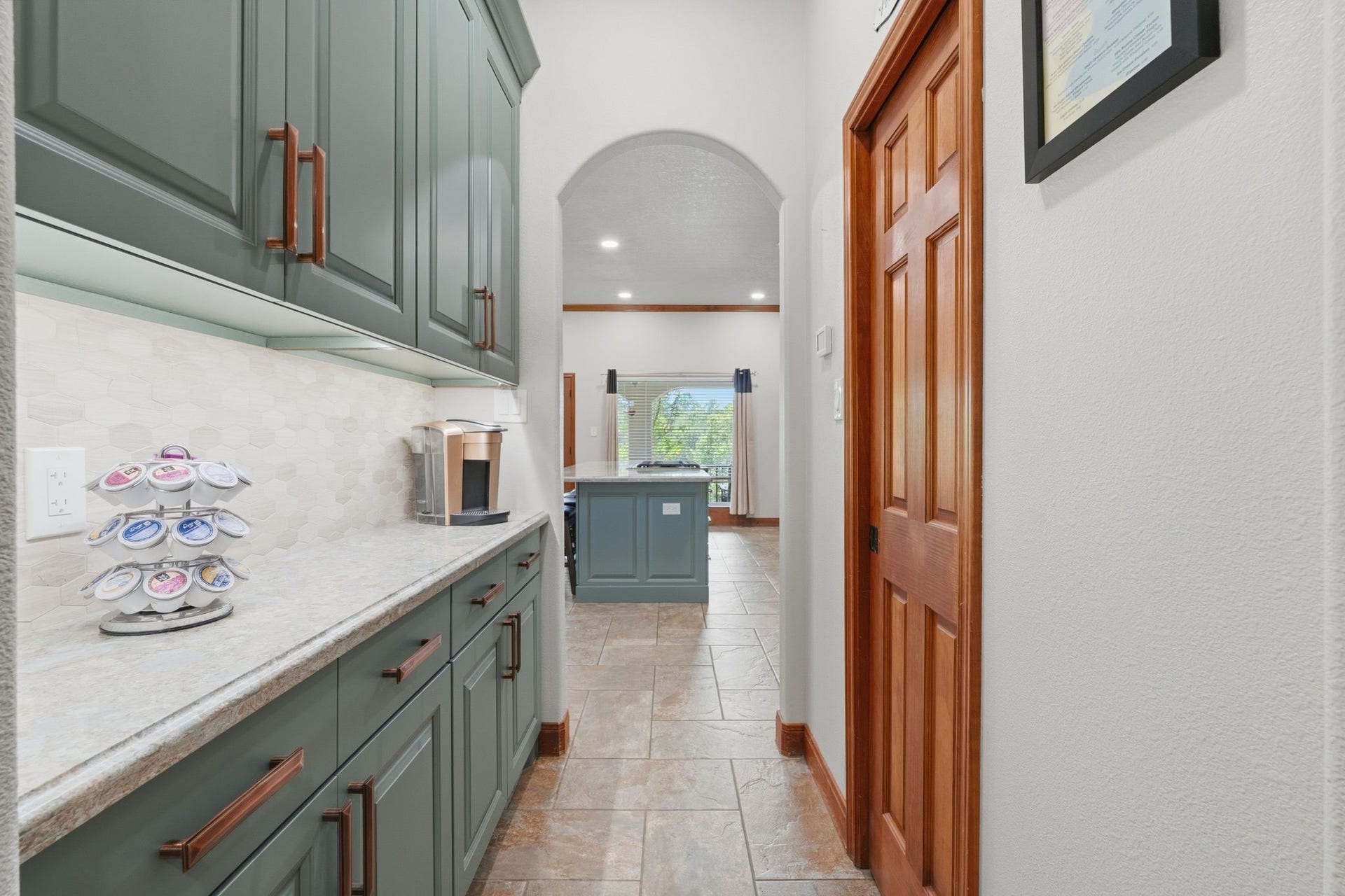 17811 S Blue Heron Circle, Montgomery, TX 77316 Matching Butler's Panty Through to the Dining Area.