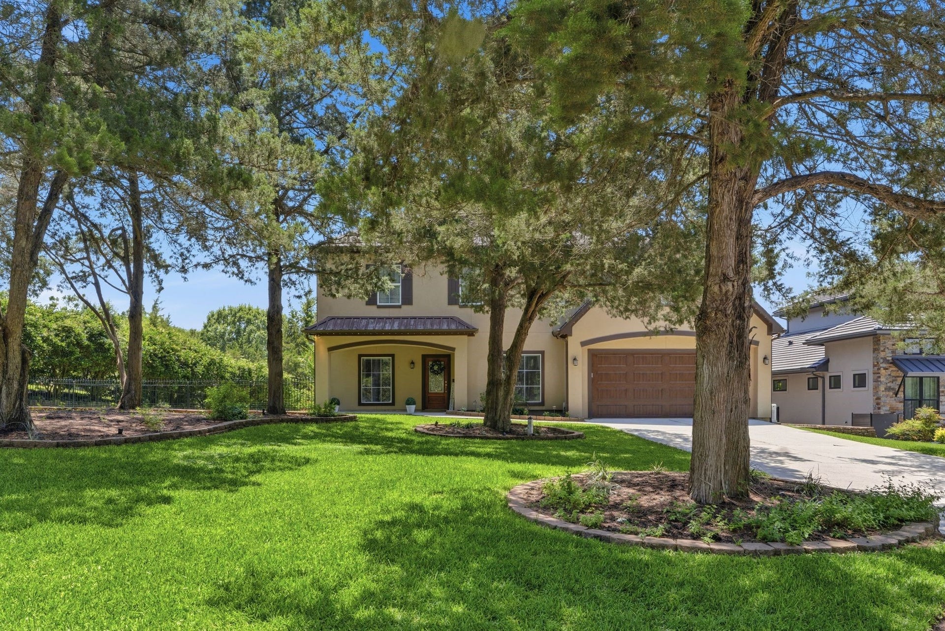 17811 S Blue Heron Circle, Montgomery, TX 77316 Waterfront Home in Gated Blue Heron Bay.