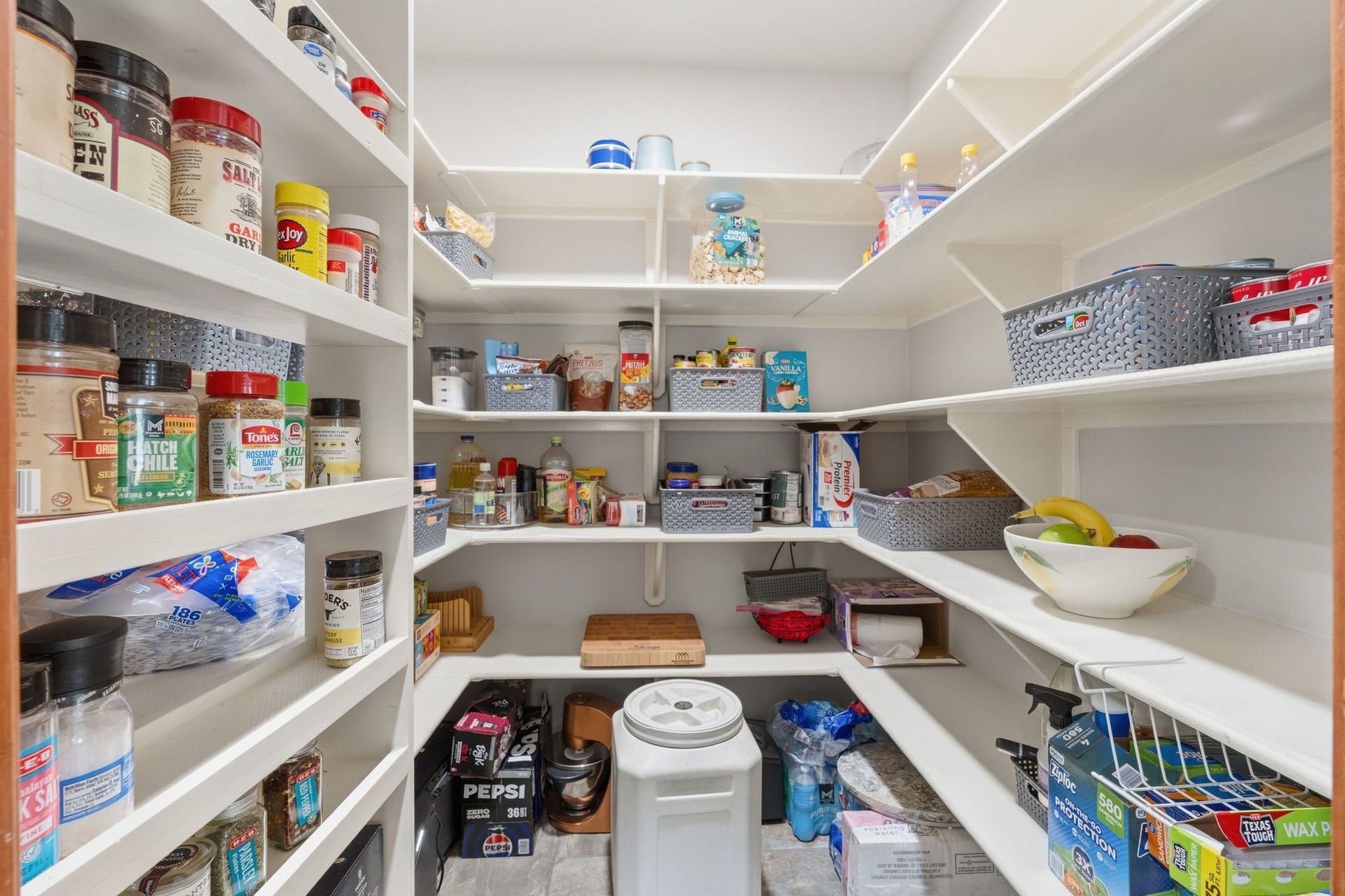17811 S Blue Heron Circle, Montgomery, TX 77316 Texas Size Walk-In Panty w/Spice Rack.