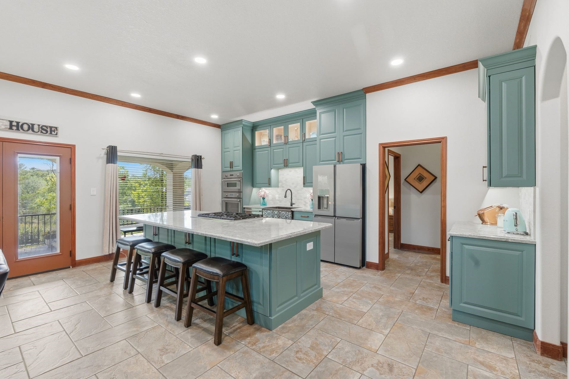 17811 S Blue Heron Circle, Montgomery, TX 77316 Custom Kitchen- 6 Burner Thermador Gas Cooktop, Additional Storage Under the Oversized Island and more!