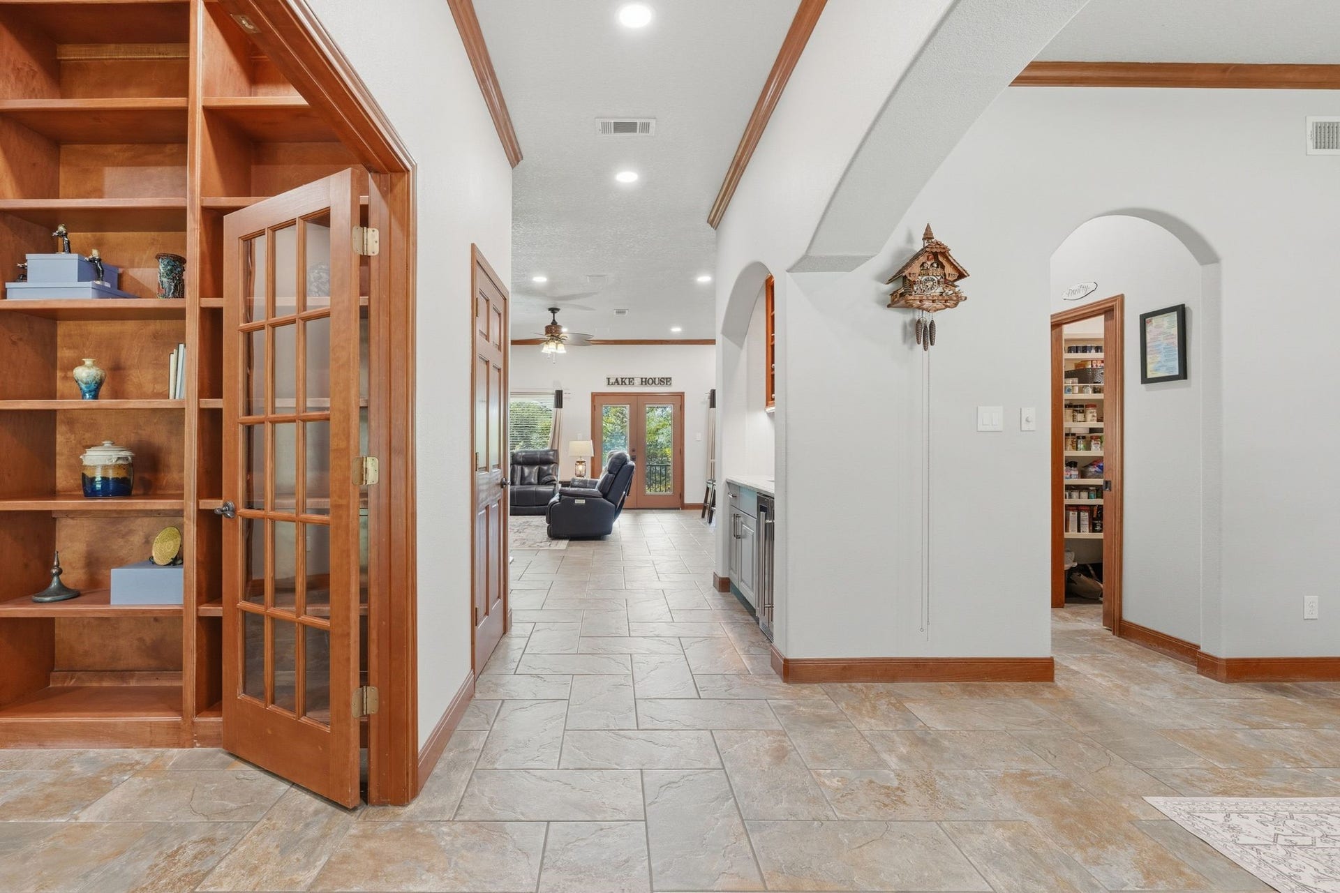 17811 S Blue Heron Circle, Montgomery, TX 77316 Entrance with Direct View to Full Covered Patio.