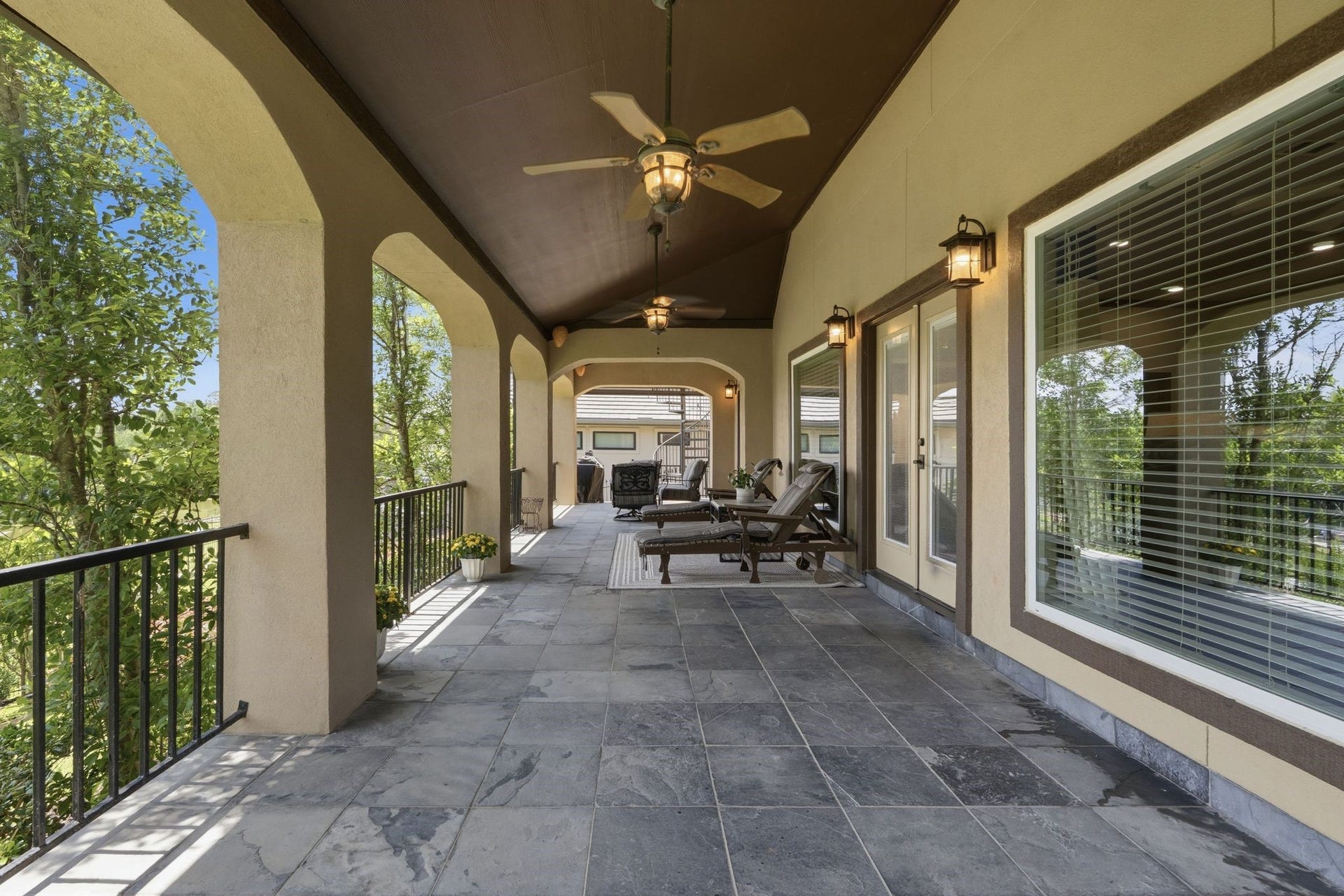 17811 S Blue Heron Circle, Montgomery, TX 77316 Covered Space to Entertain All Your Guests.