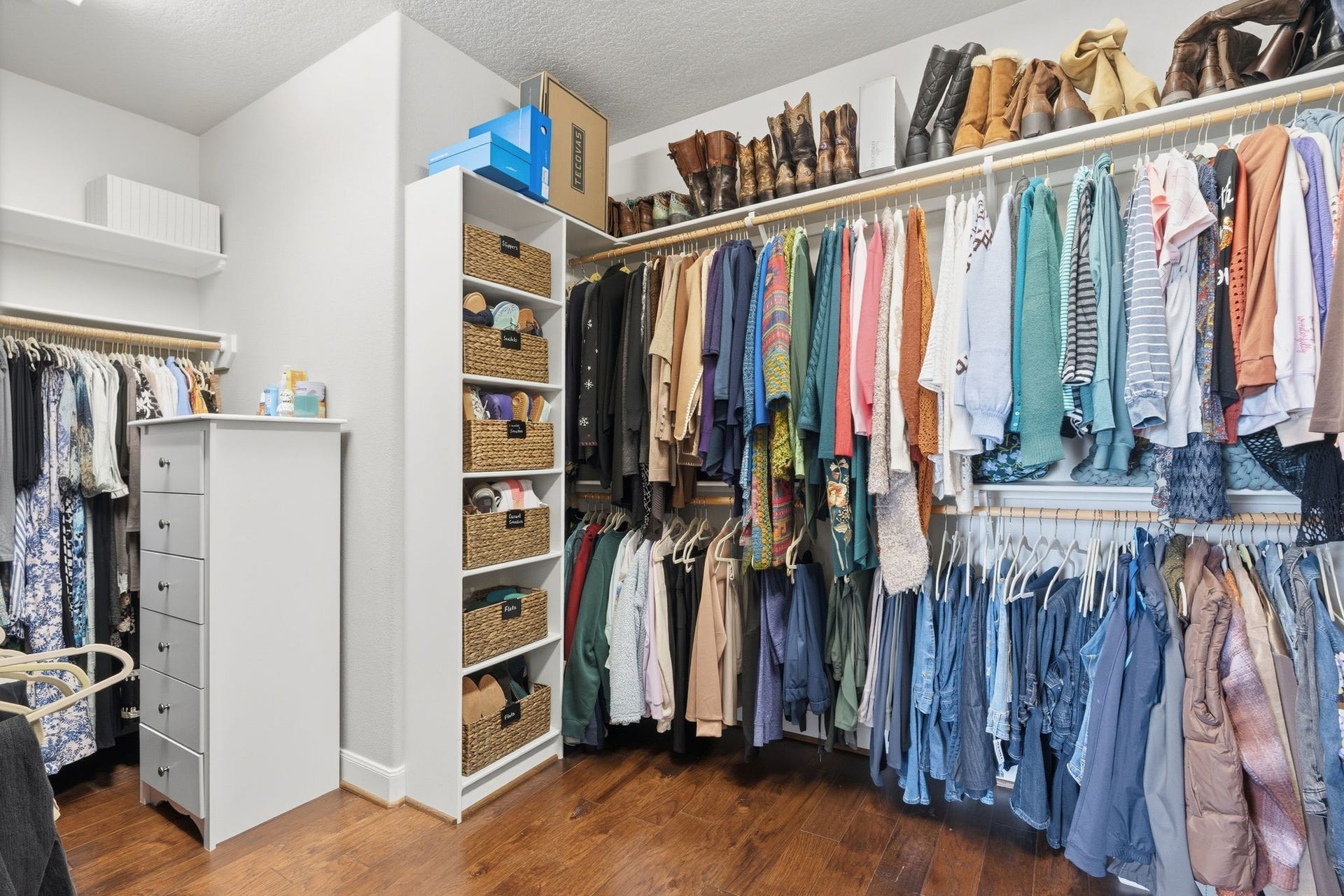 17811 S Blue Heron Circle, Montgomery, TX 77316 Walk-In Primary Closet with Room to Spare.