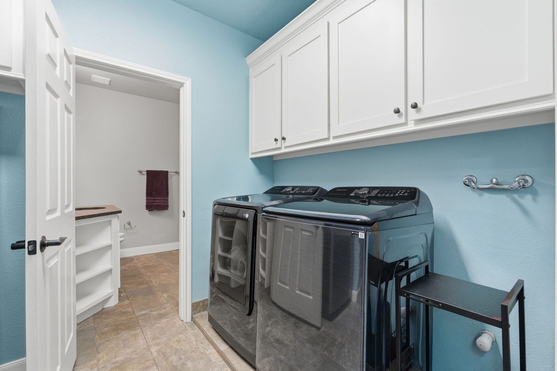 17811 S Blue Heron Circle, Montgomery, TX 77316 Laundry Room w/Cabinets & Room for Refrigerator or Popcorn Maker.
