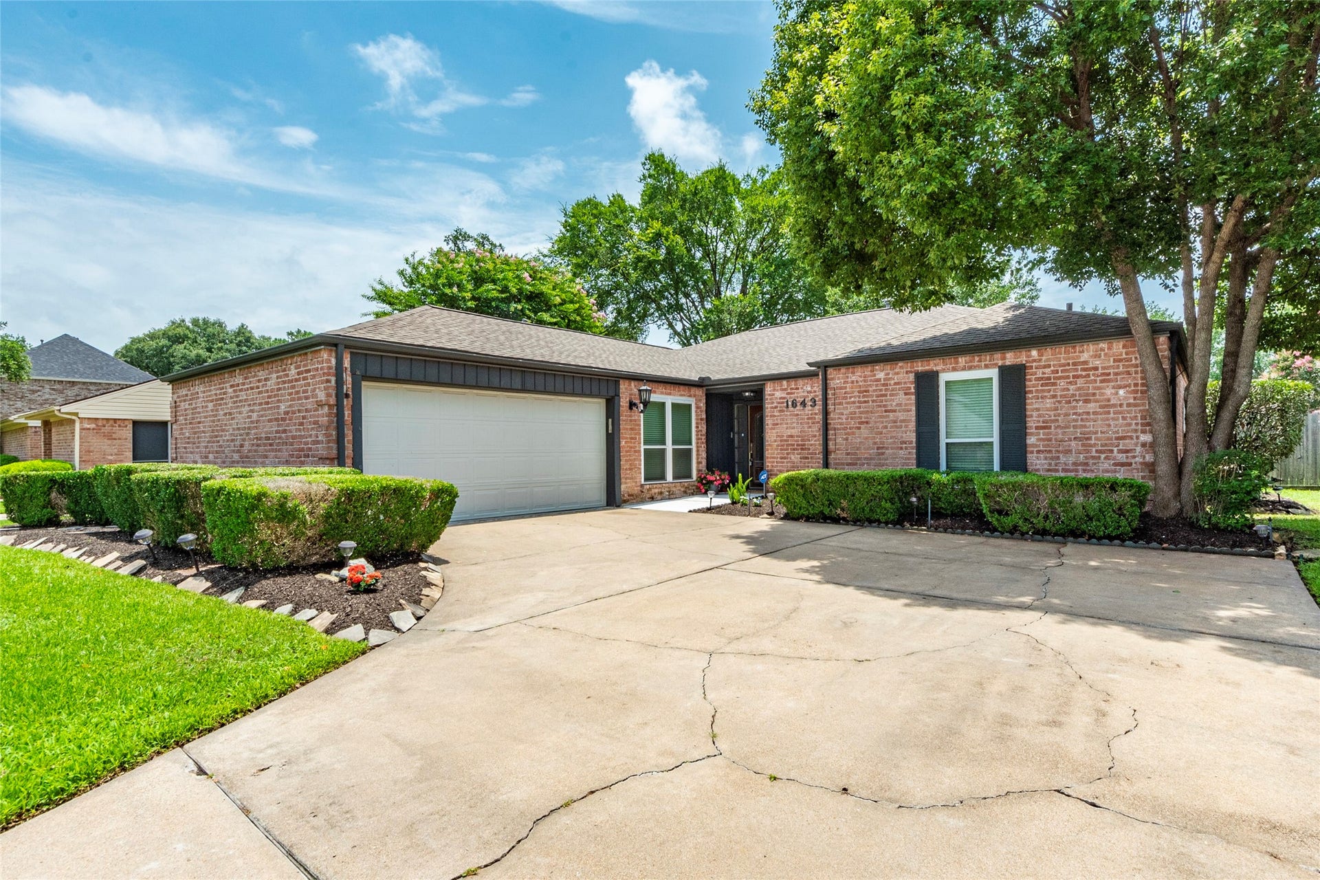 16434 Brookvilla Drive, Houston, TX 77059 16434 Brookvilla Drive, Houston, TX 77059