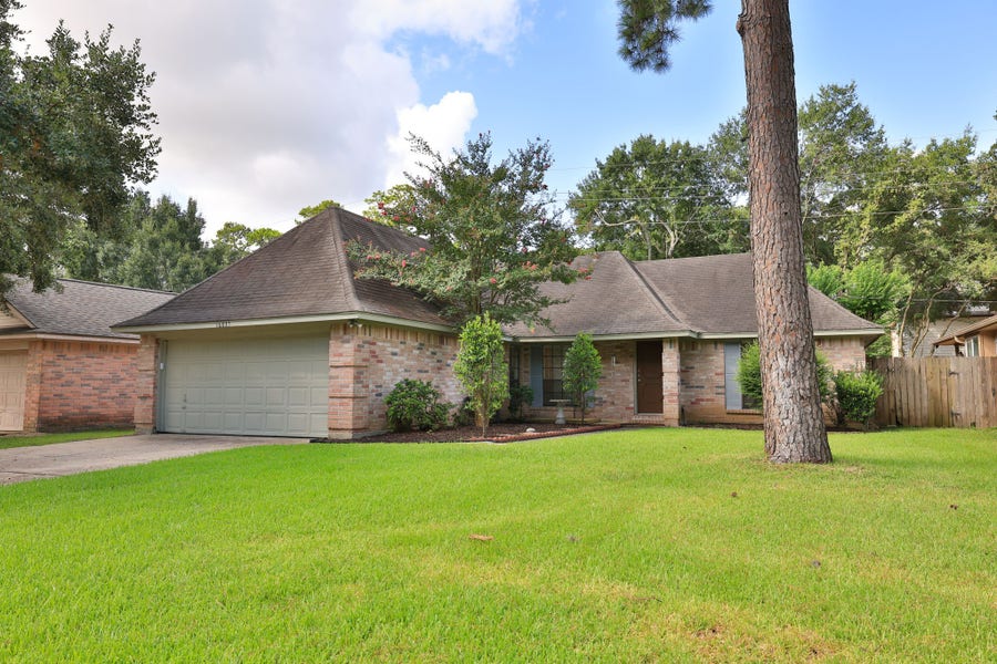 Property photo for 16035 Hollow Rock Drive, Houston, TX