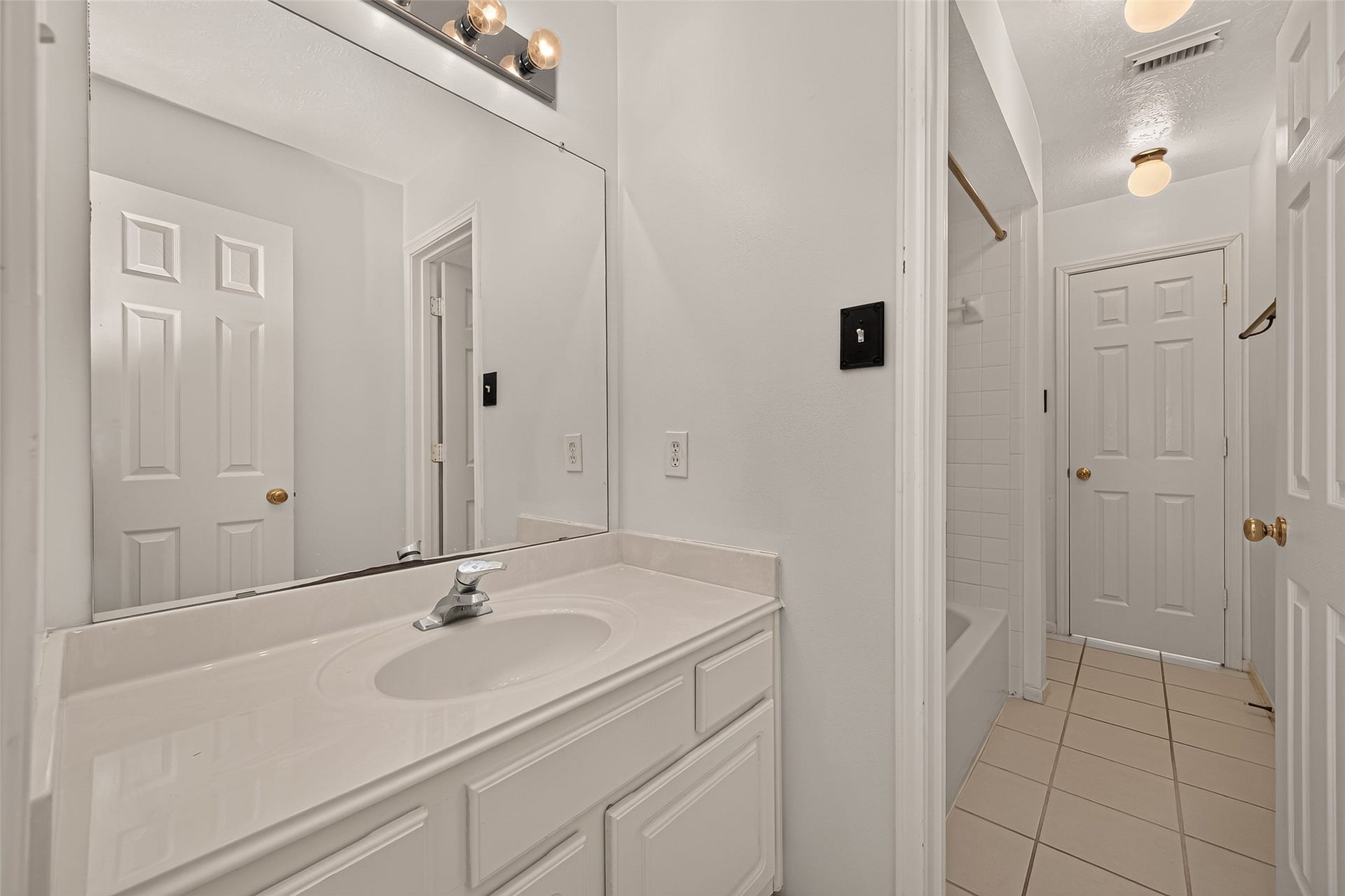 823 Hannock Glen Lane, Spring, TX 77373 823 Hannock Glen Lane, Spring, TX 77373