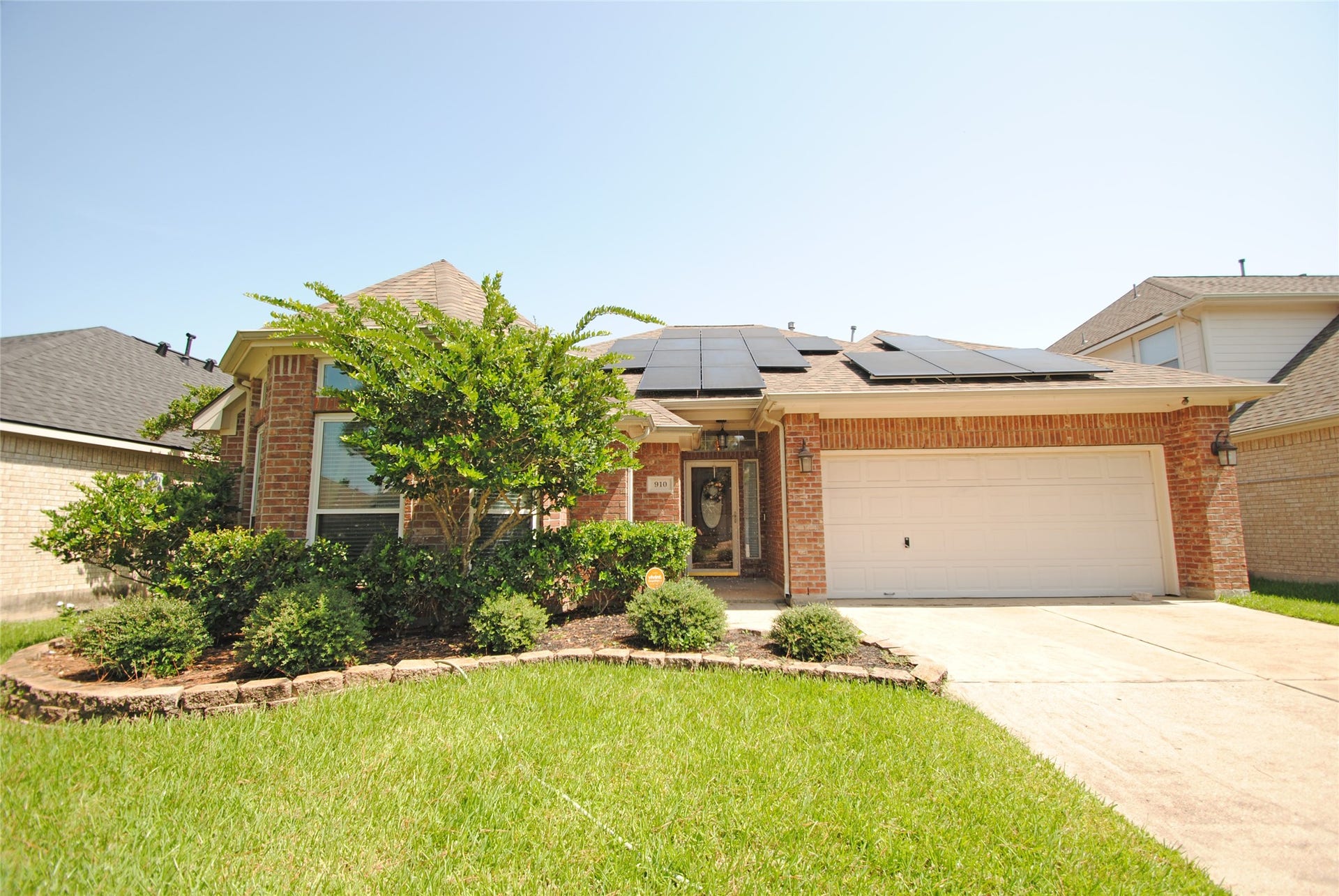 910 Allisa Street, Stafford, TX 77477 910 Allisa Street, Stafford, TX 77477