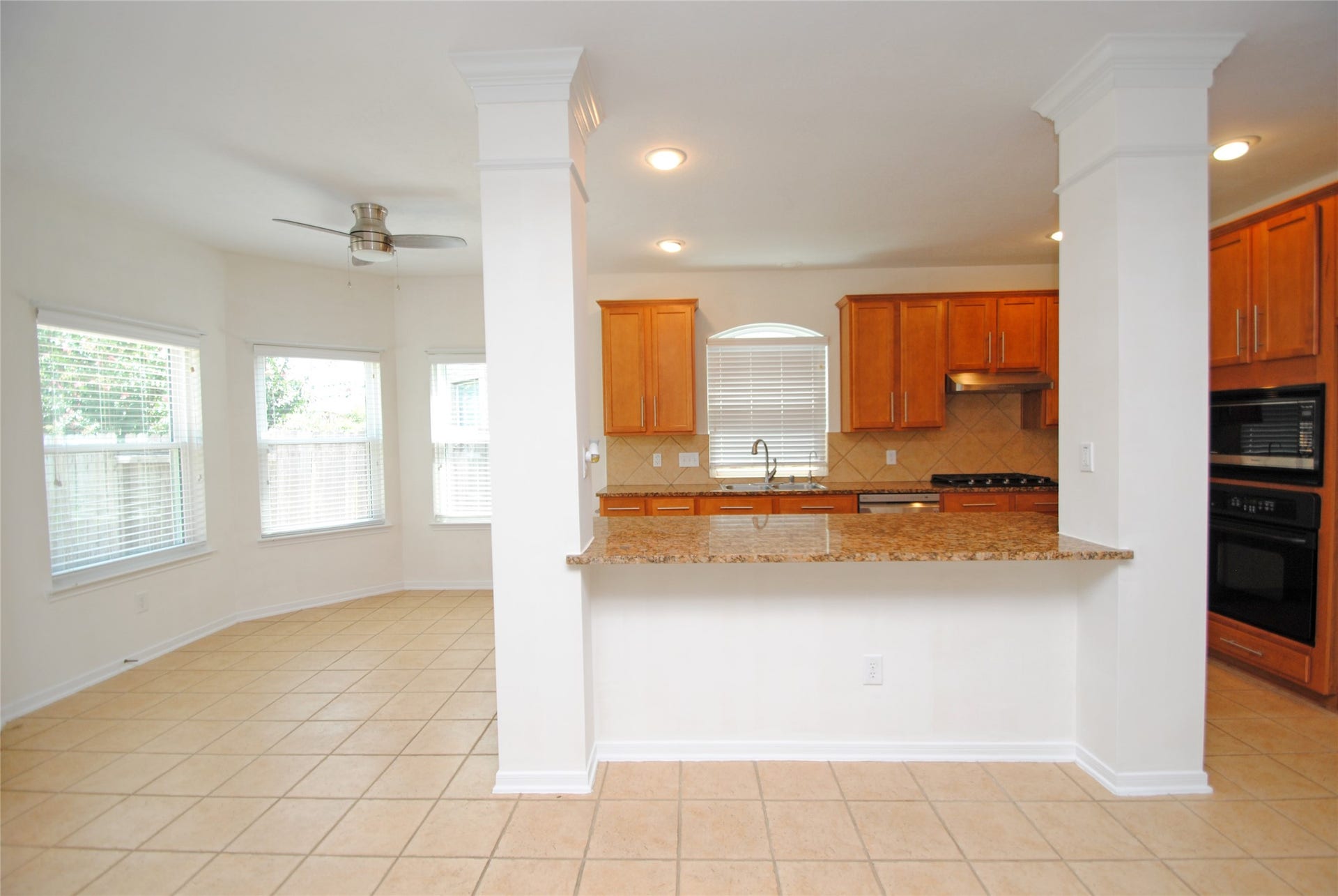 910 Allisa Street, Stafford, TX 77477 910 Allisa Street, Stafford, TX 77477