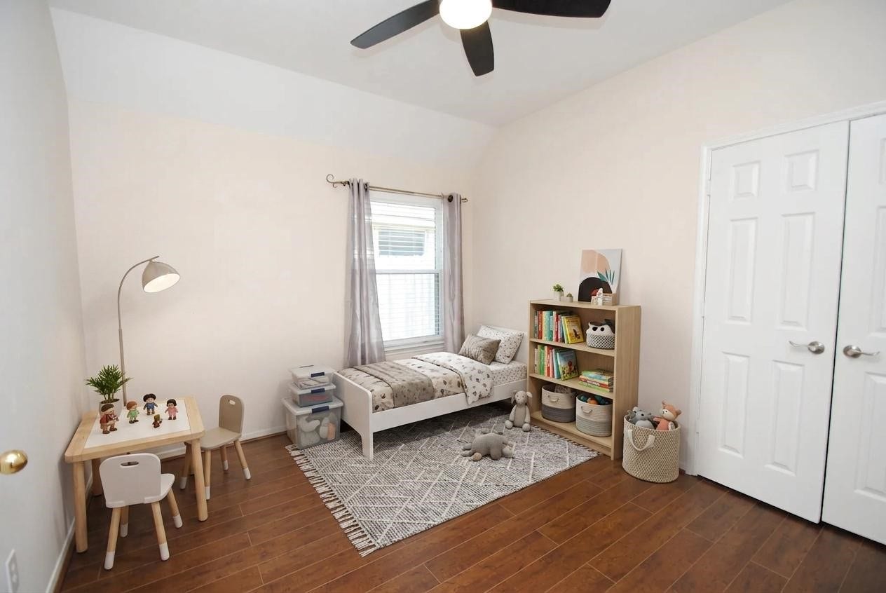910 Allisa Street, Stafford, TX 77477 910 Allisa Street, Stafford, TX 77477