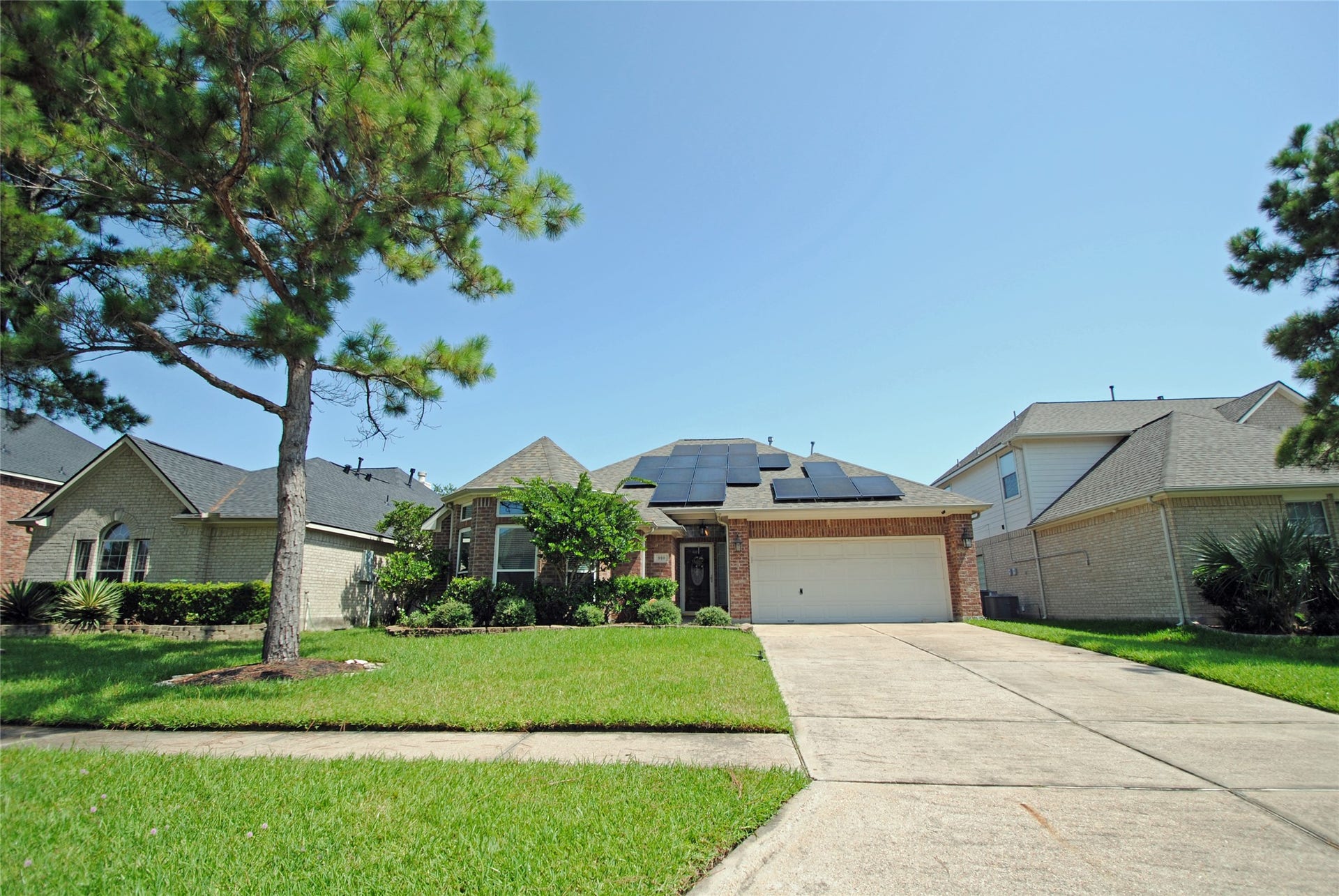 910 Allisa Street, Stafford, TX 77477 910 Allisa Street, Stafford, TX 77477