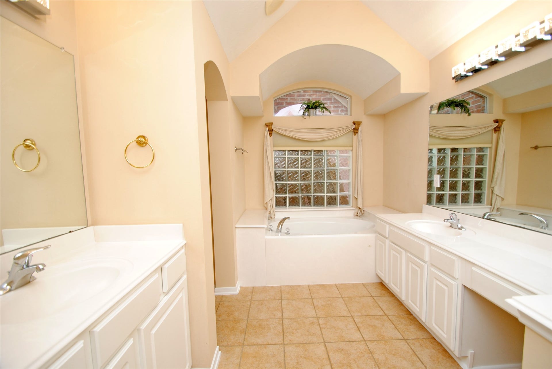 910 Allisa Street, Stafford, TX 77477 910 Allisa Street, Stafford, TX 77477