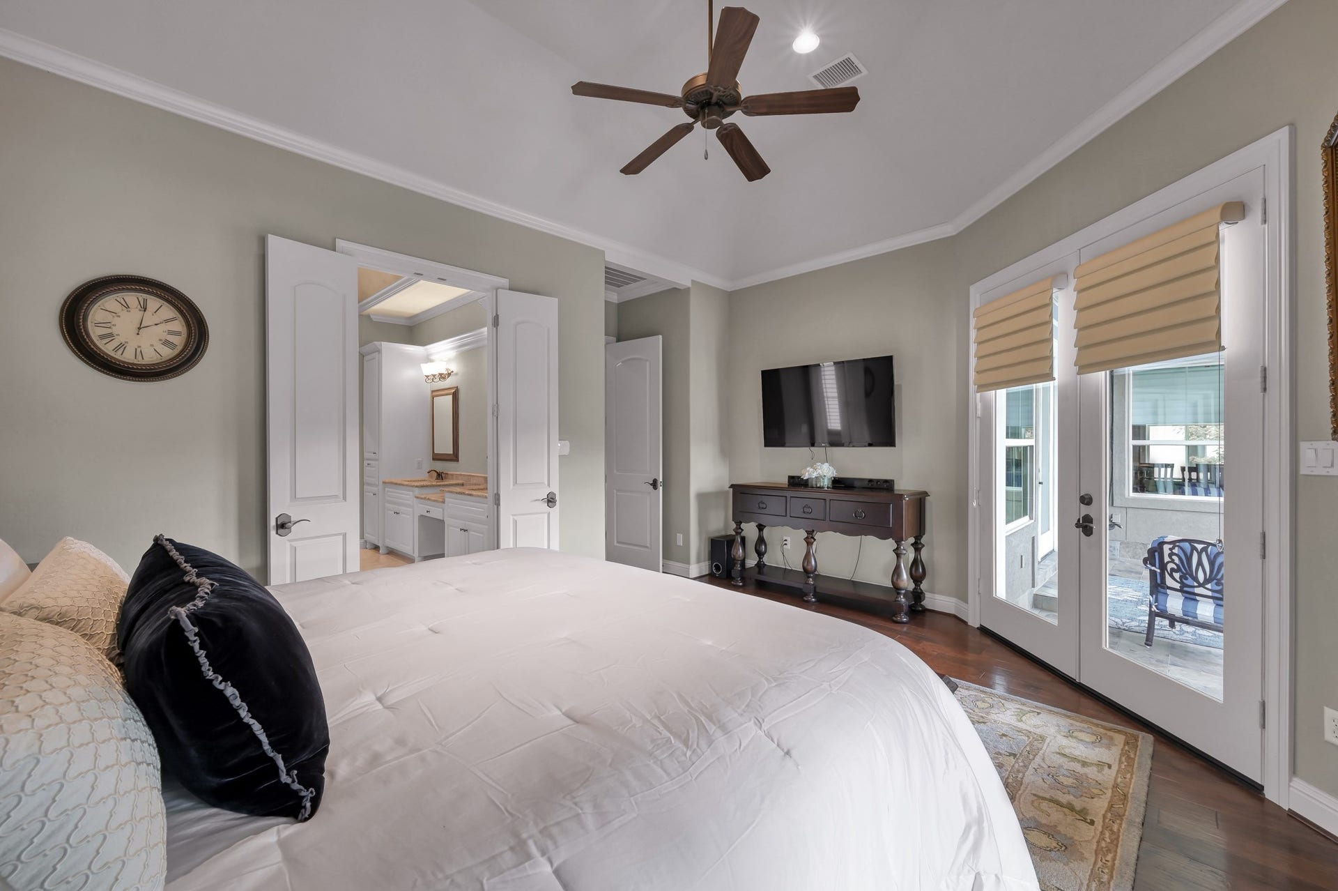 12324 White Oak Point, Conroe, TX 77304 12324 White Oak Point, Conroe, TX 77304