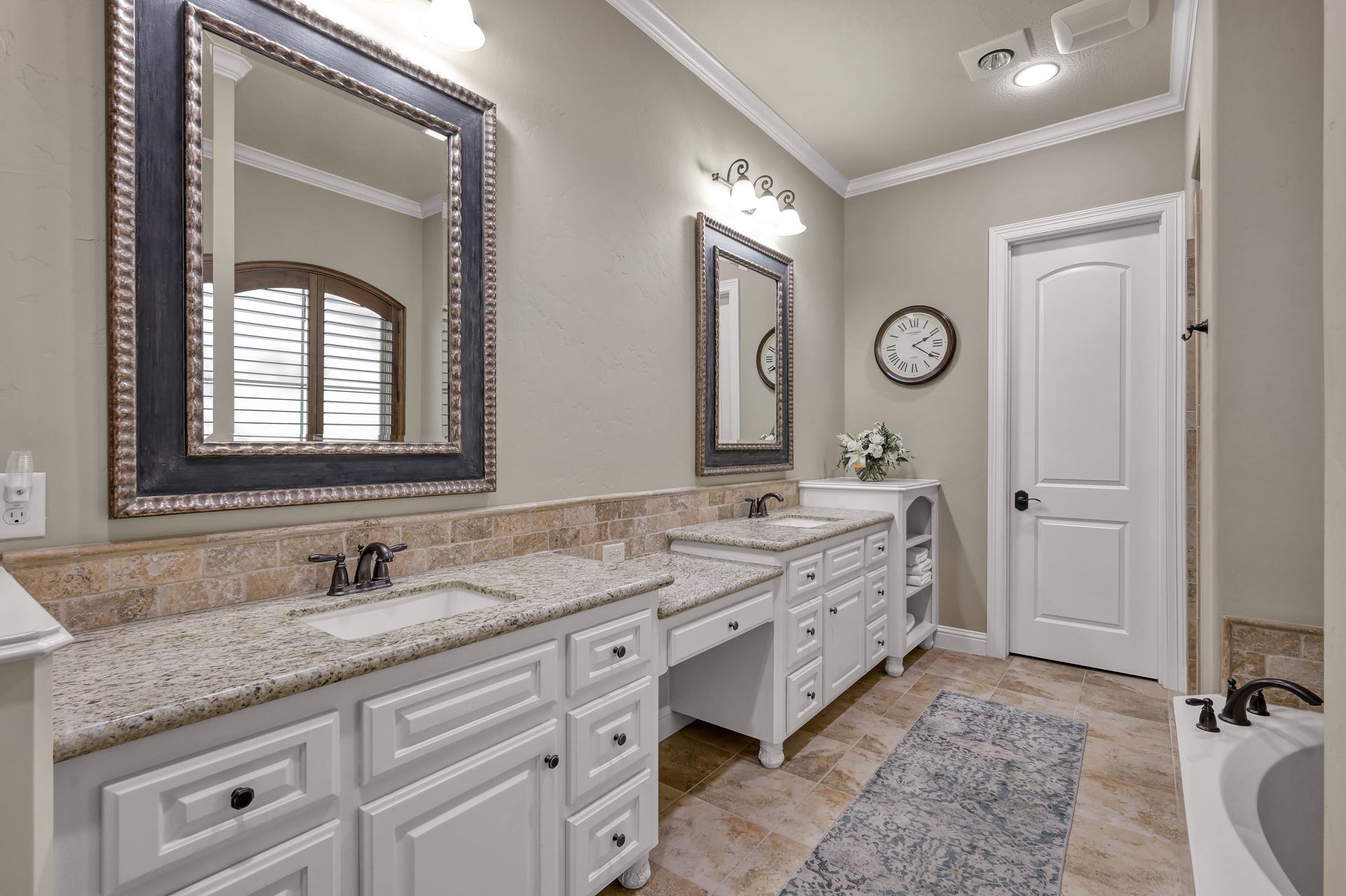 12324 White Oak Point, Conroe, TX 77304 12324 White Oak Point, Conroe, TX 77304