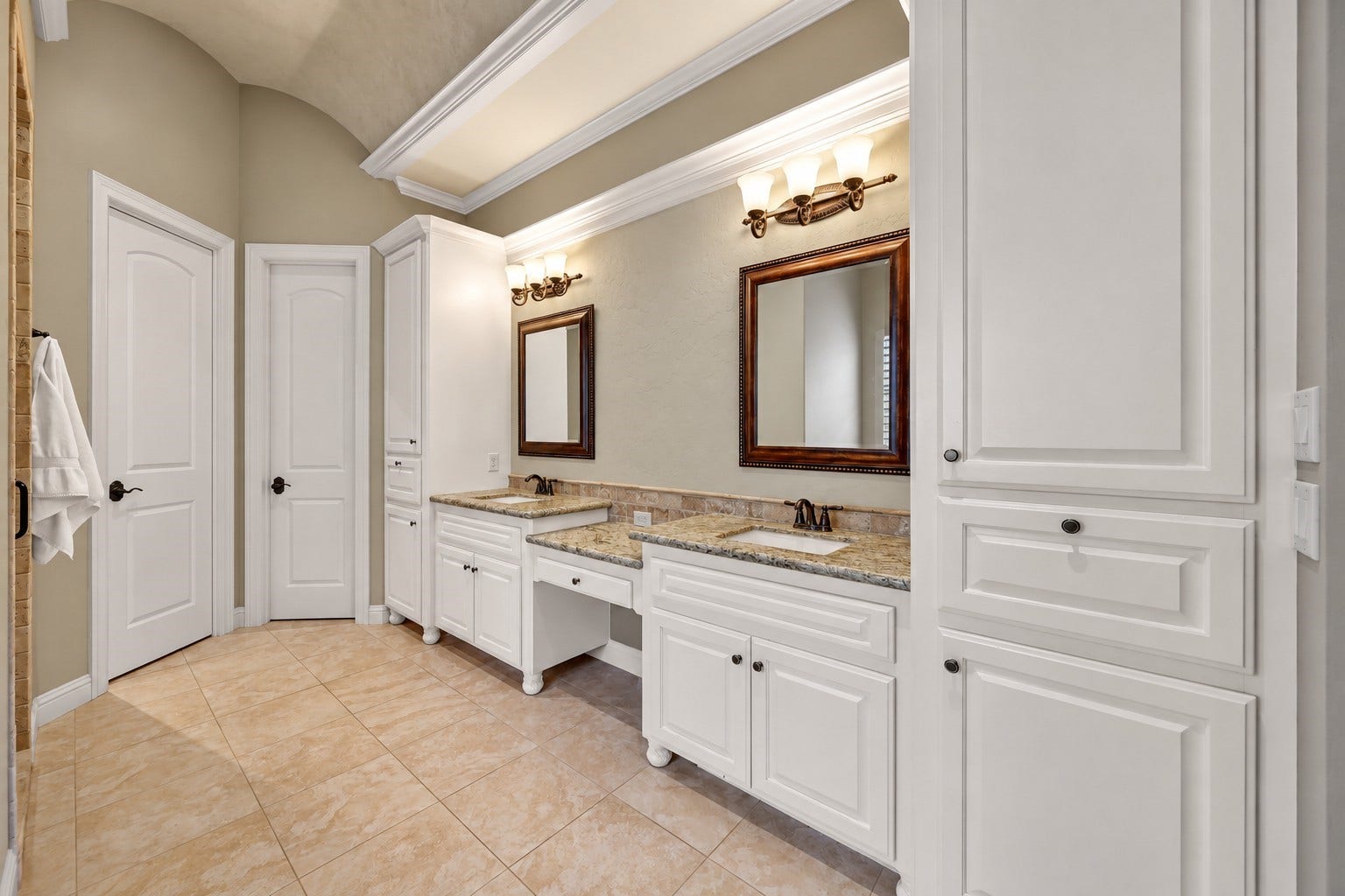 12324 White Oak Point, Conroe, TX 77304 12324 White Oak Point, Conroe, TX 77304