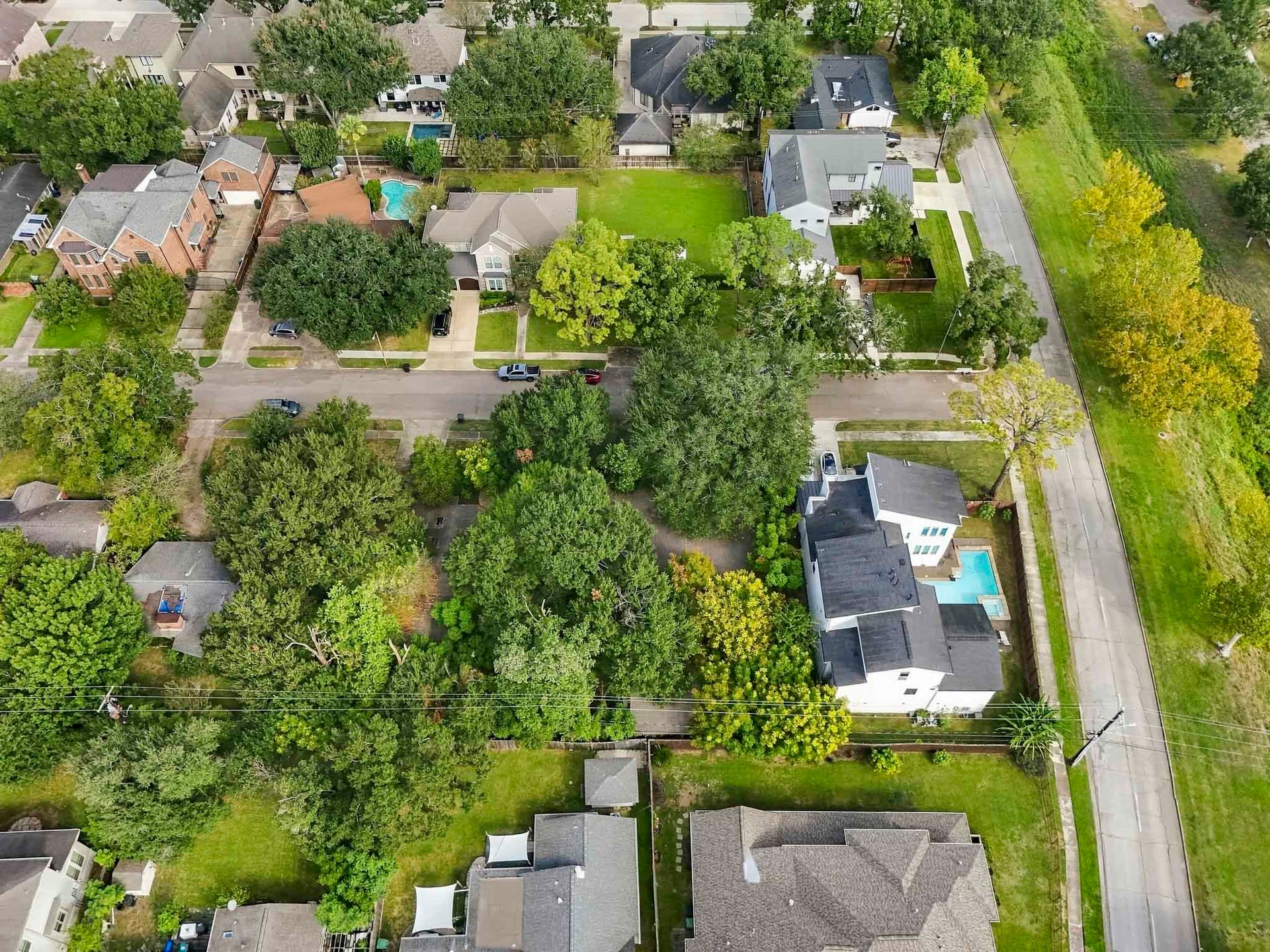 5107 Jackwood Street, Houston, TX 77096 5107 Jackwood Street, Houston, TX 77096