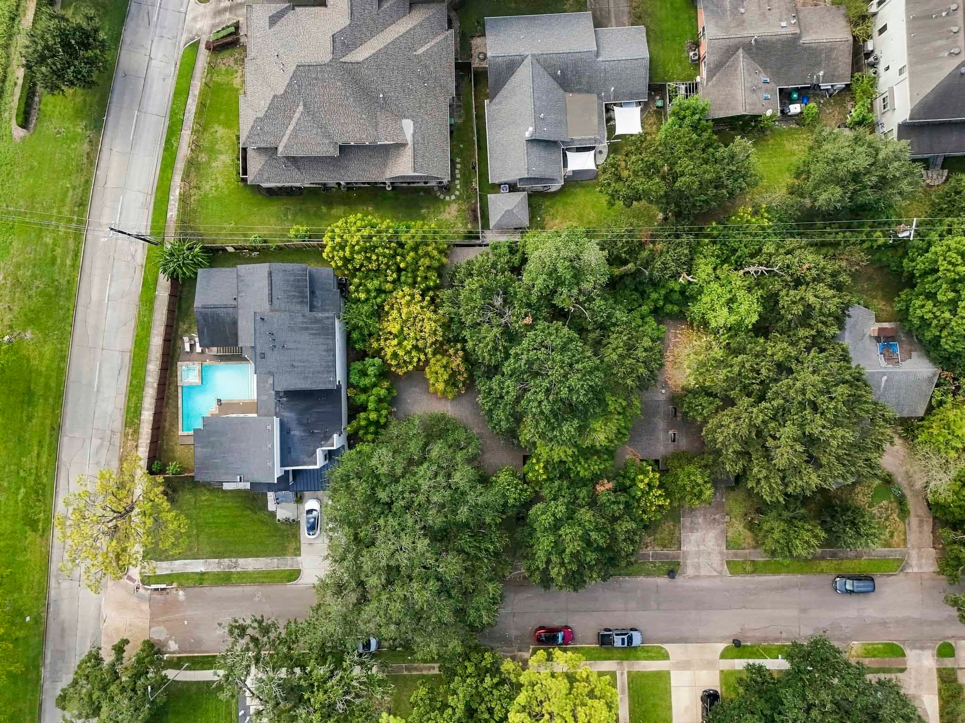 5107 Jackwood Street, Houston, TX 77096 Aerial view of the 9,120 SF lot in Meyerland, just blocks from Lovett Elementary and zoned to Bellaire High School.