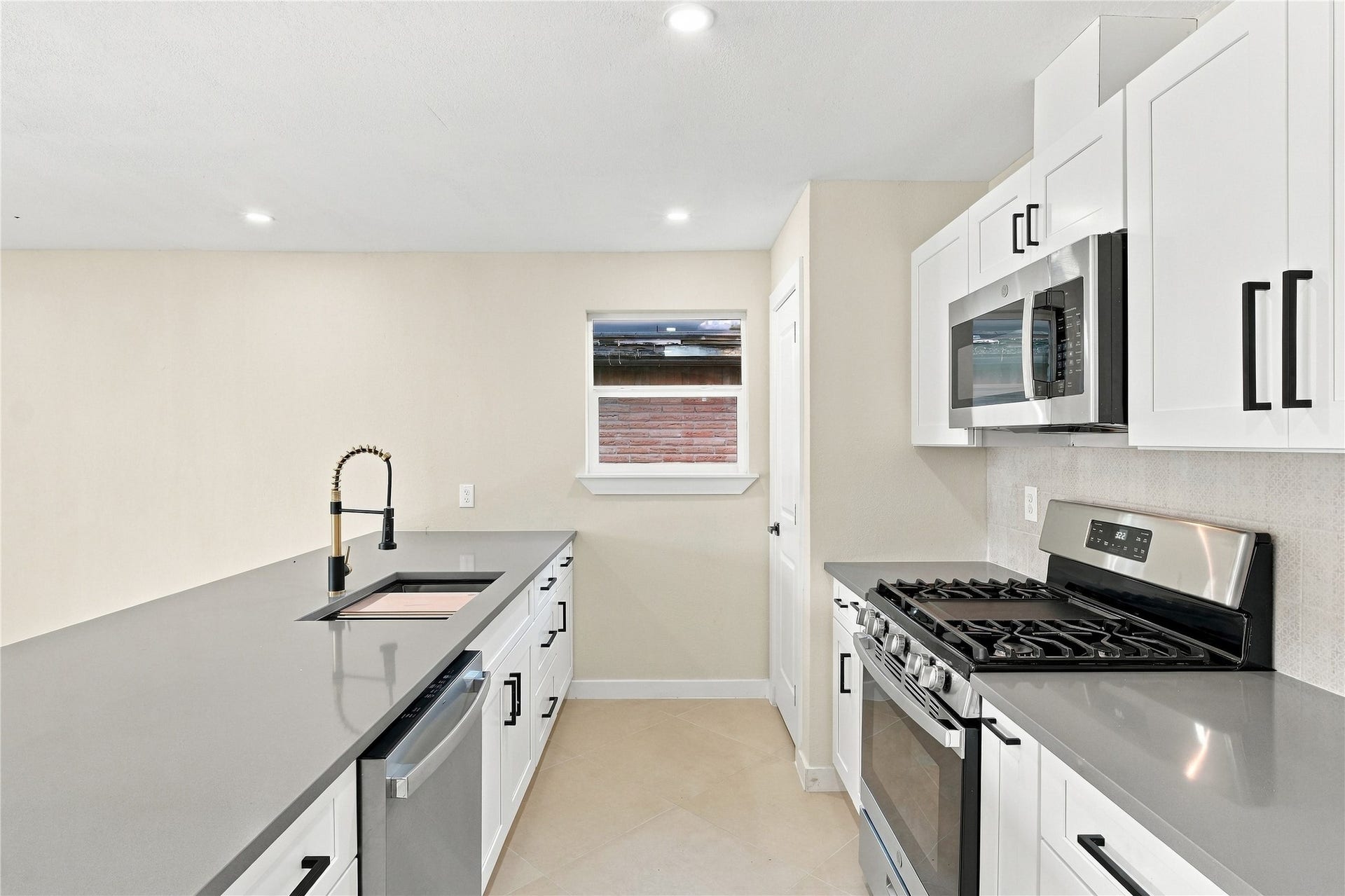 6710 Glen Rock Drive, Houston, TX 77087 6710 Glen Rock Drive, Houston, TX 77087