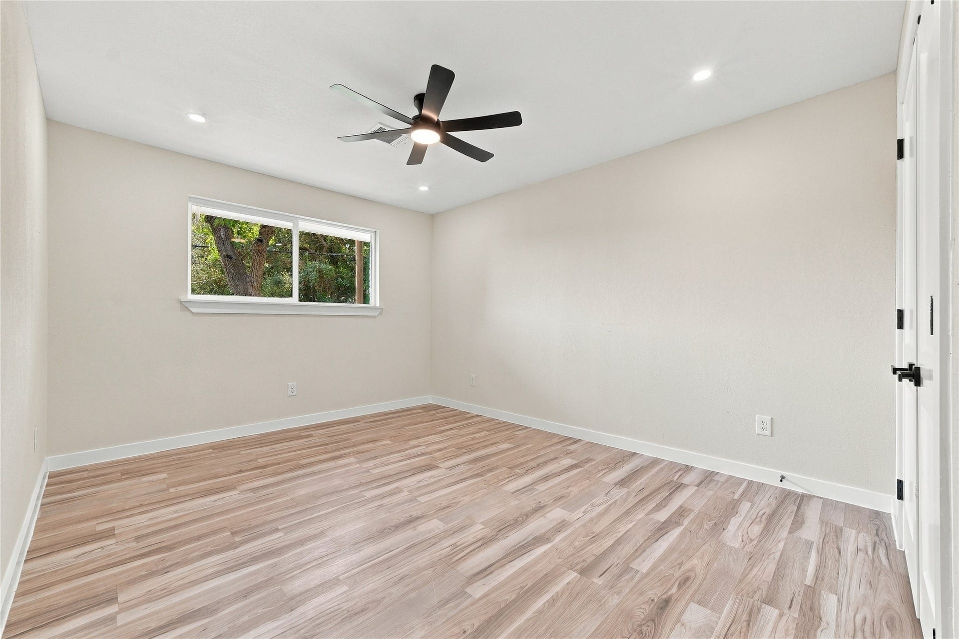 6710 Glen Rock Drive, Houston, TX 77087 6710 Glen Rock Drive, Houston, TX 77087