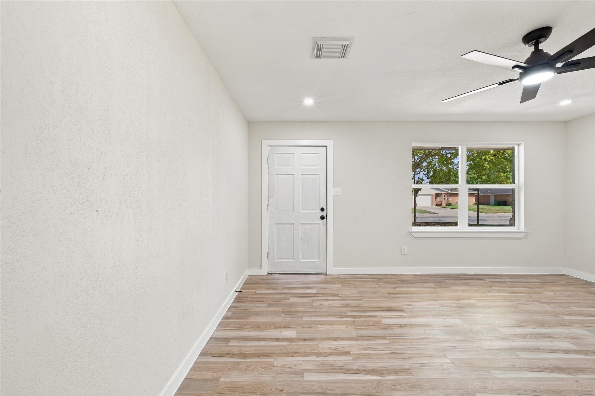 6710 Glen Rock Drive, Houston, TX 77087 6710 Glen Rock Drive, Houston, TX 77087