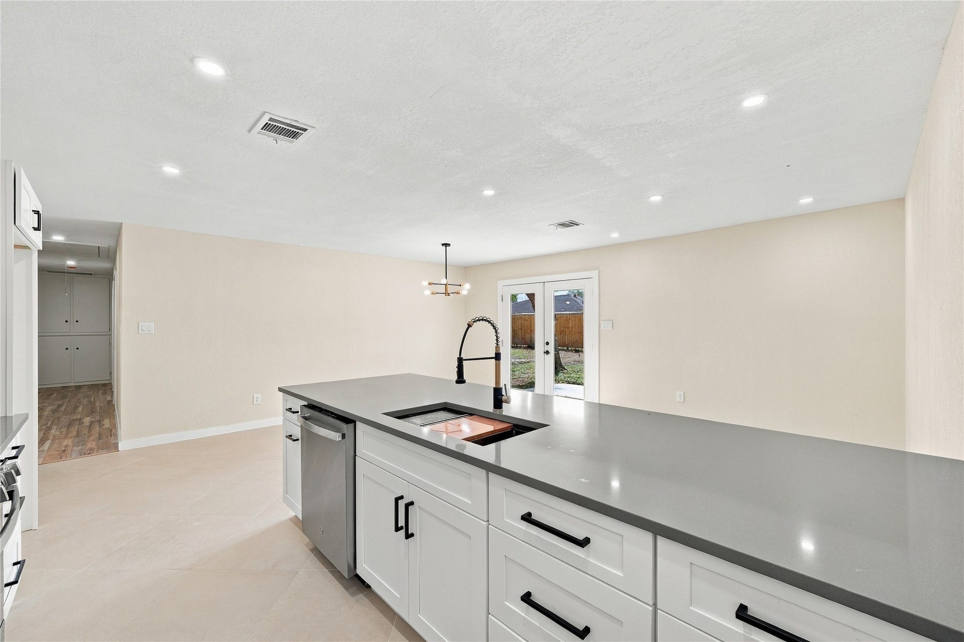 6710 Glen Rock Drive, Houston, TX 77087 6710 Glen Rock Drive, Houston, TX 77087