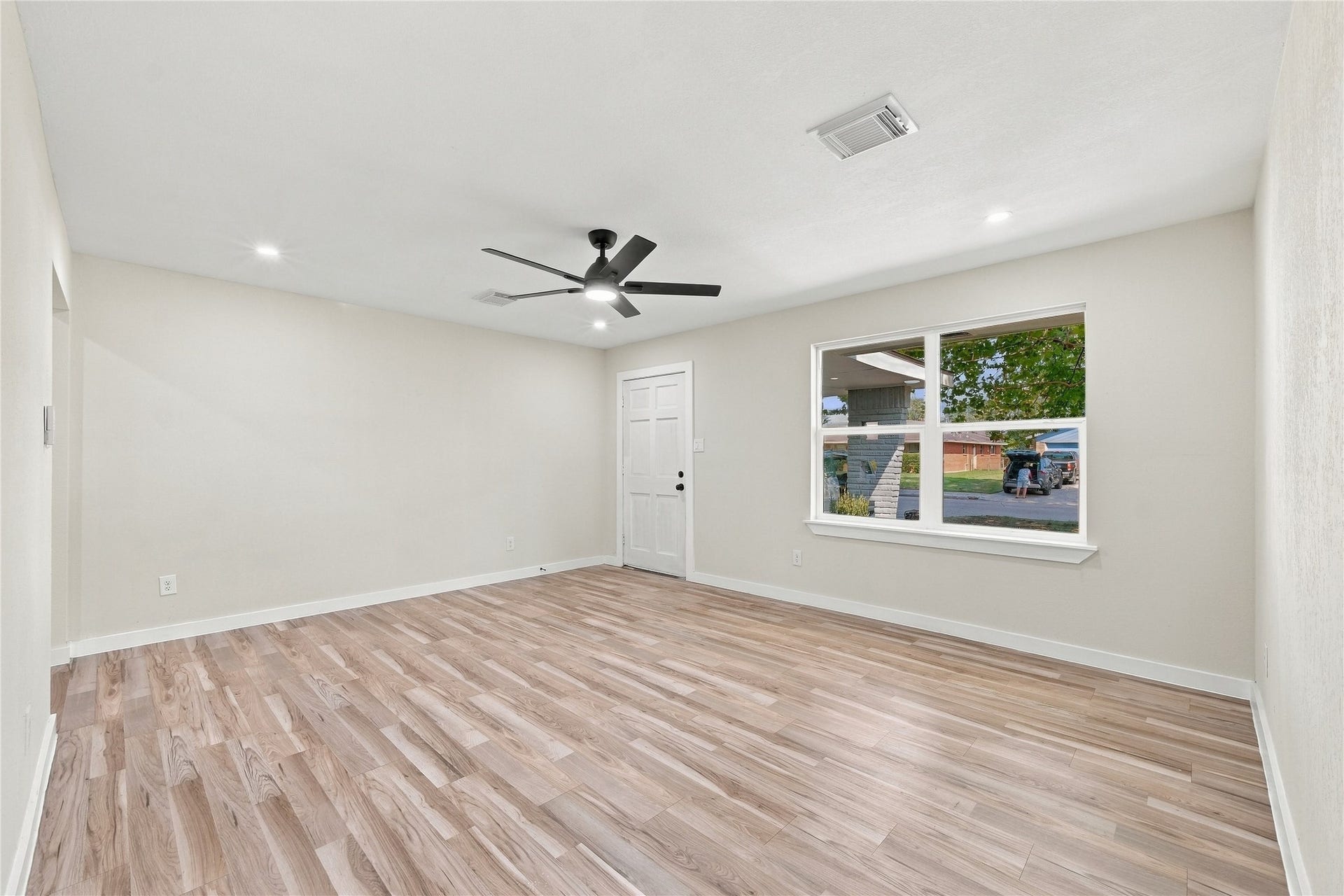 6710 Glen Rock Drive, Houston, TX 77087 6710 Glen Rock Drive, Houston, TX 77087
