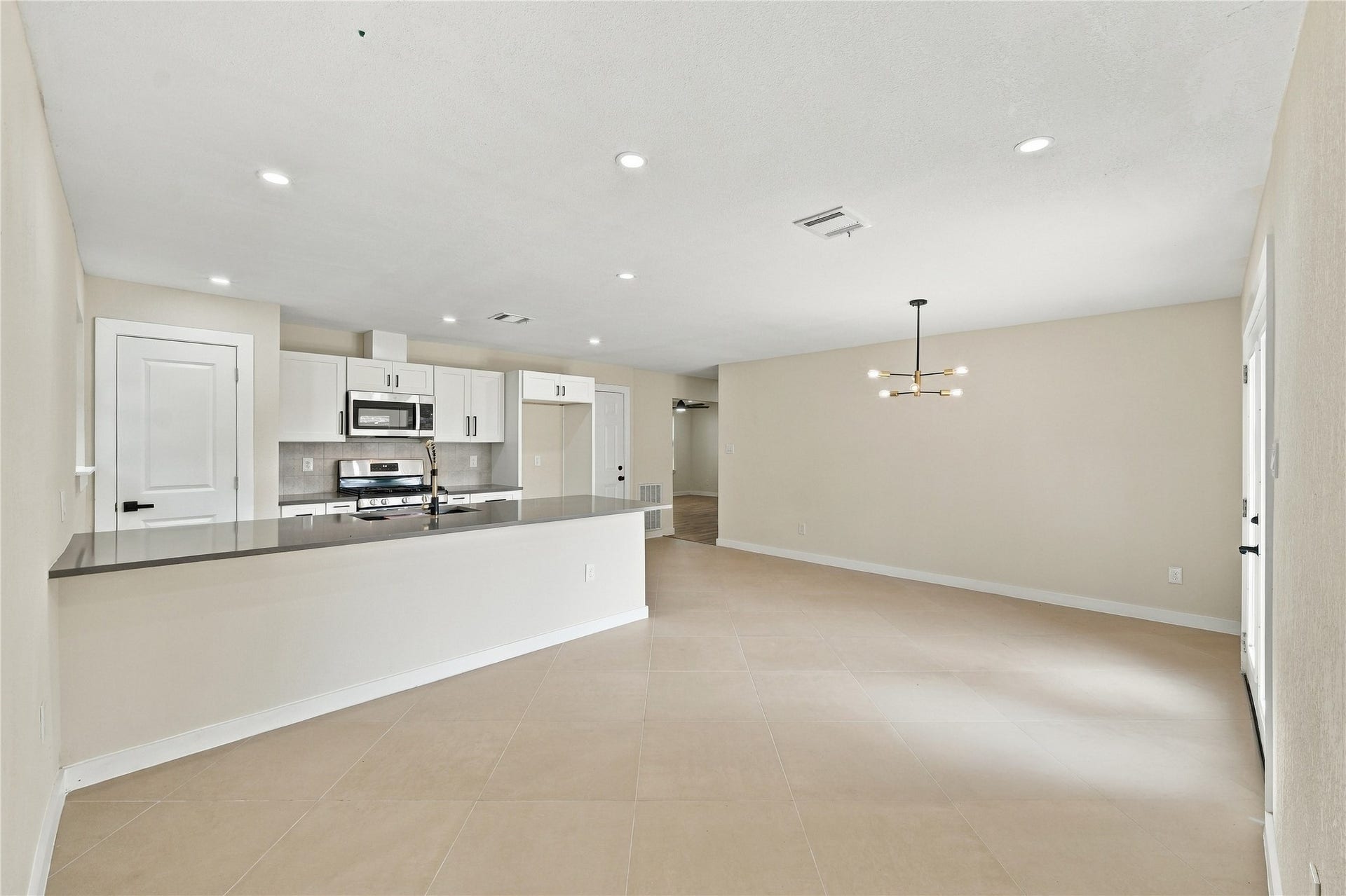 6710 Glen Rock Drive, Houston, TX 77087 6710 Glen Rock Drive, Houston, TX 77087