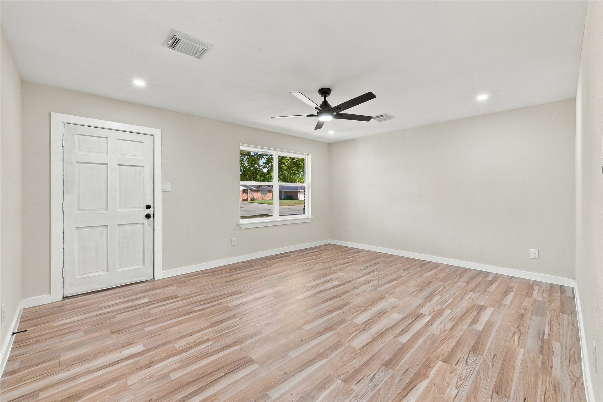 6710 Glen Rock Drive, Houston, TX 77087 6710 Glen Rock Drive, Houston, TX 77087