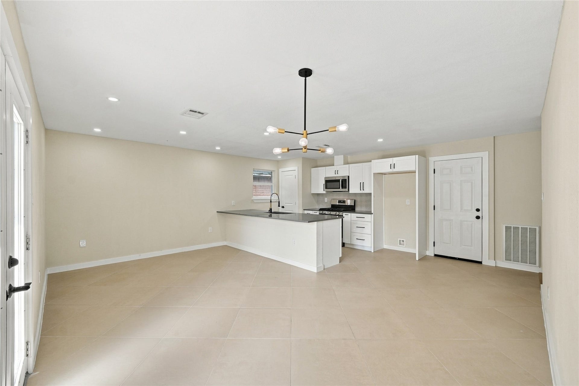 6710 Glen Rock Drive, Houston, TX 77087 6710 Glen Rock Drive, Houston, TX 77087