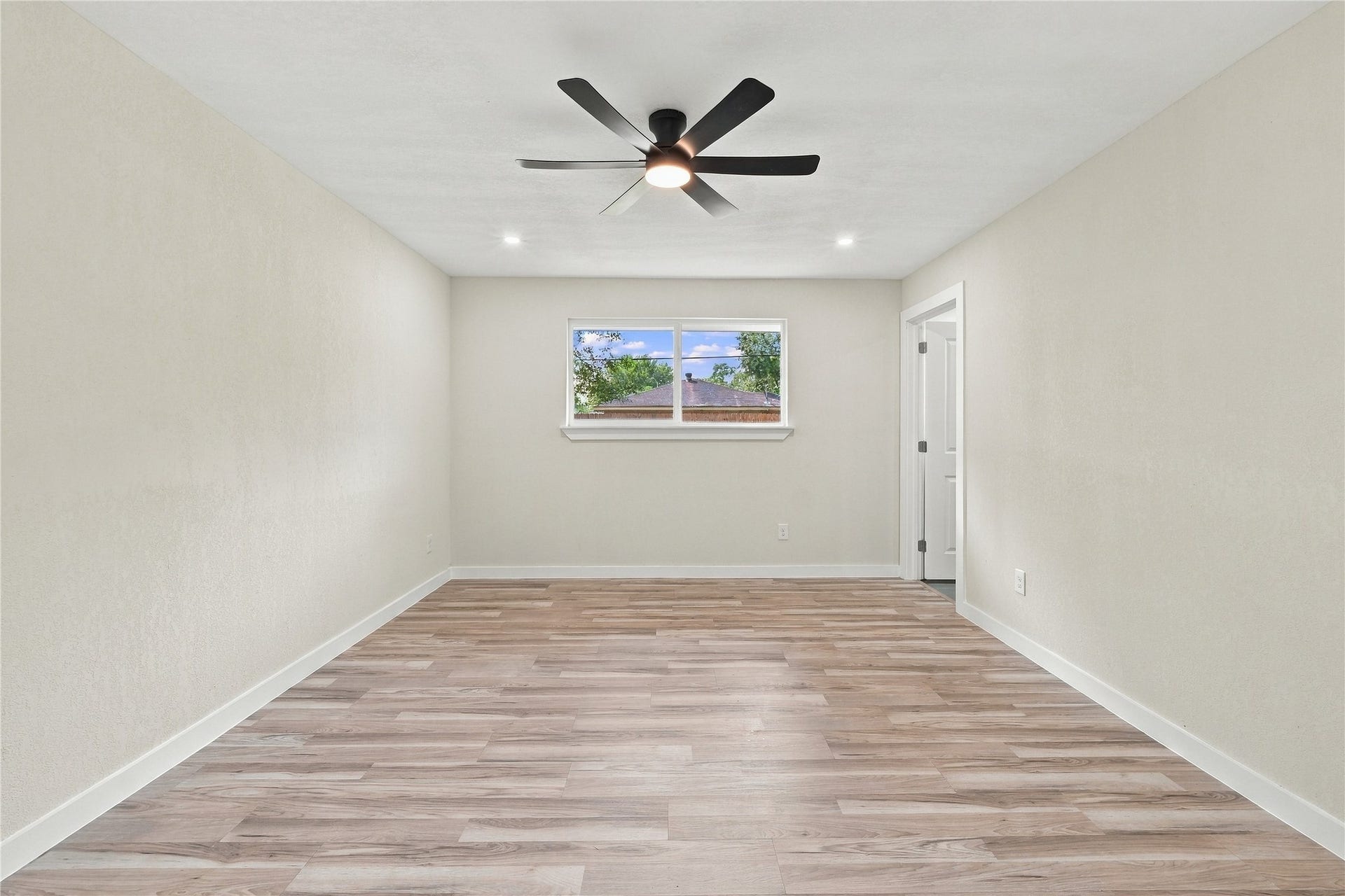 6710 Glen Rock Drive, Houston, TX 77087 6710 Glen Rock Drive, Houston, TX 77087