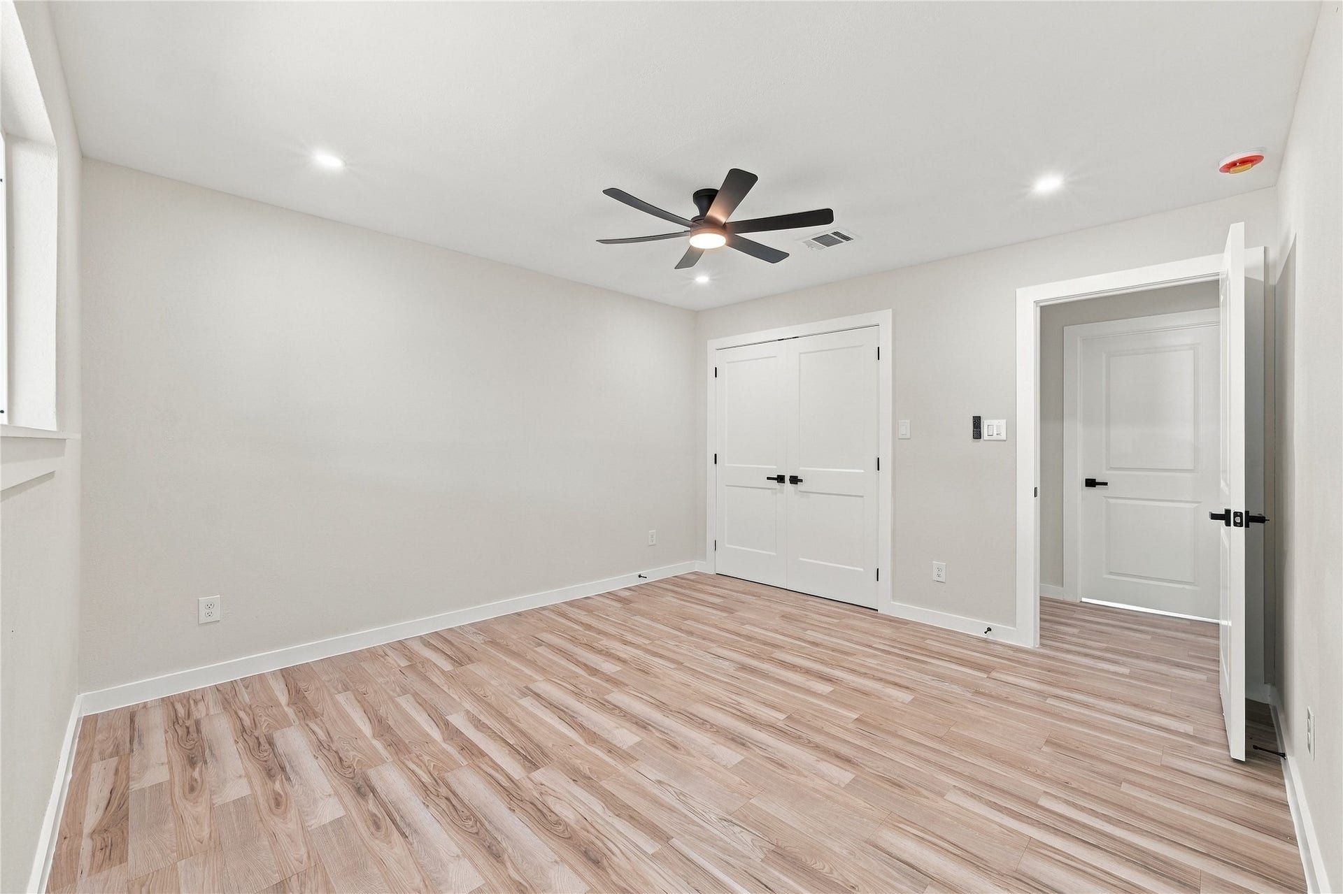 6710 Glen Rock Drive, Houston, TX 77087 6710 Glen Rock Drive, Houston, TX 77087