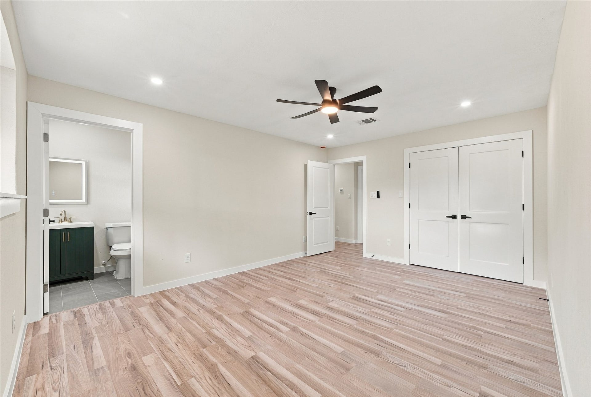 6710 Glen Rock Drive, Houston, TX 77087 6710 Glen Rock Drive, Houston, TX 77087