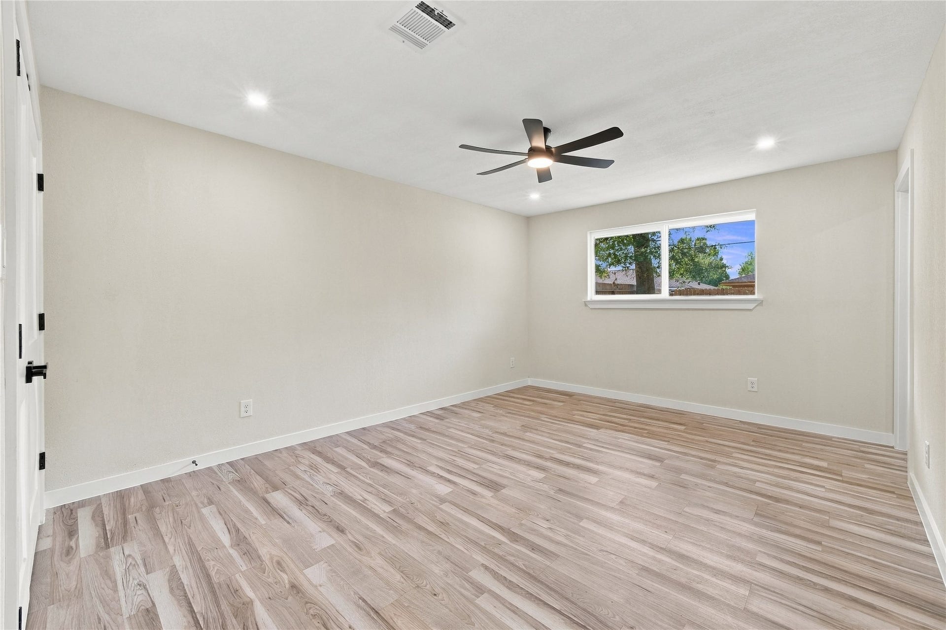 6710 Glen Rock Drive, Houston, TX 77087 6710 Glen Rock Drive, Houston, TX 77087