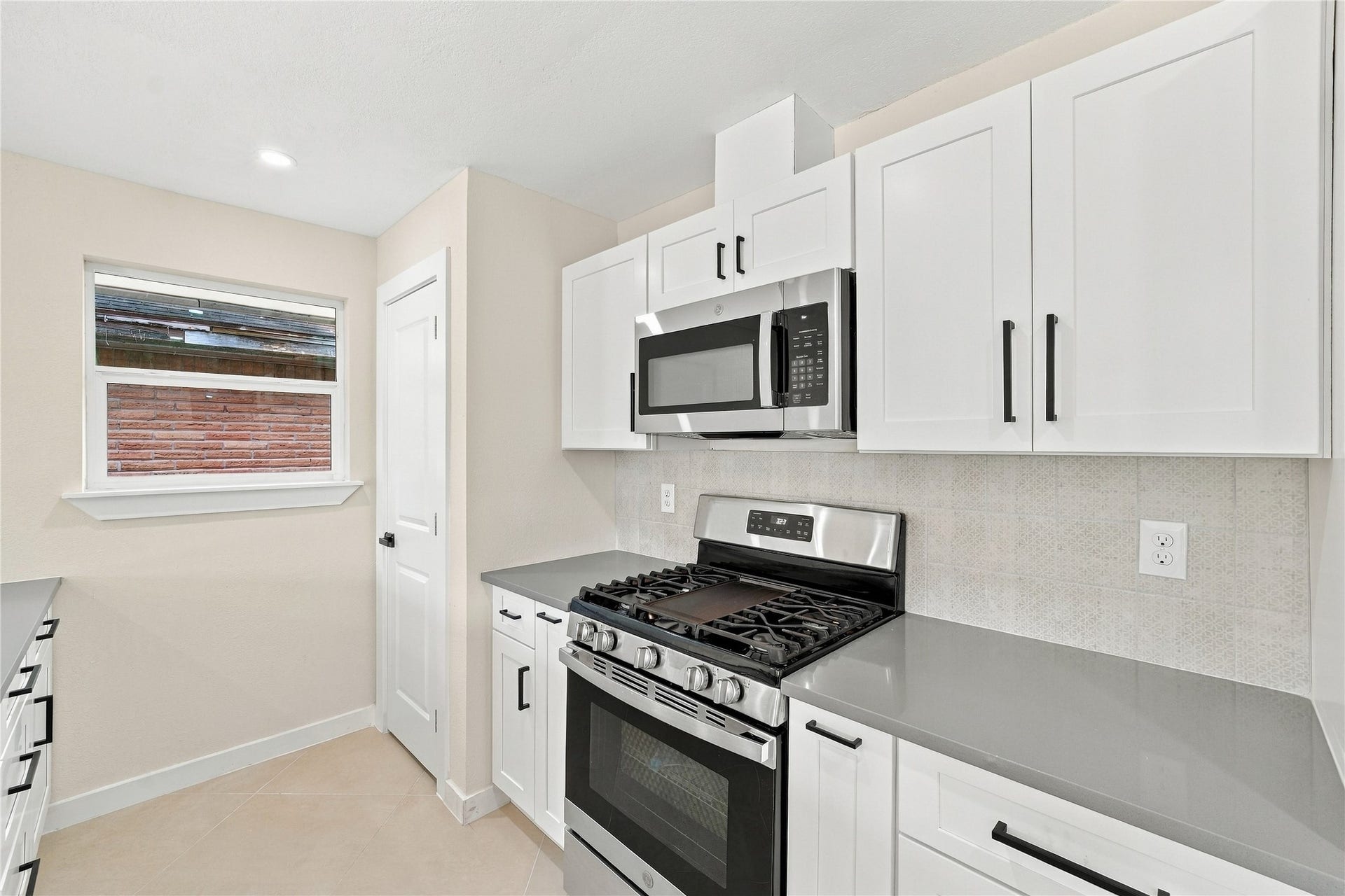 6710 Glen Rock Drive, Houston, TX 77087 6710 Glen Rock Drive, Houston, TX 77087