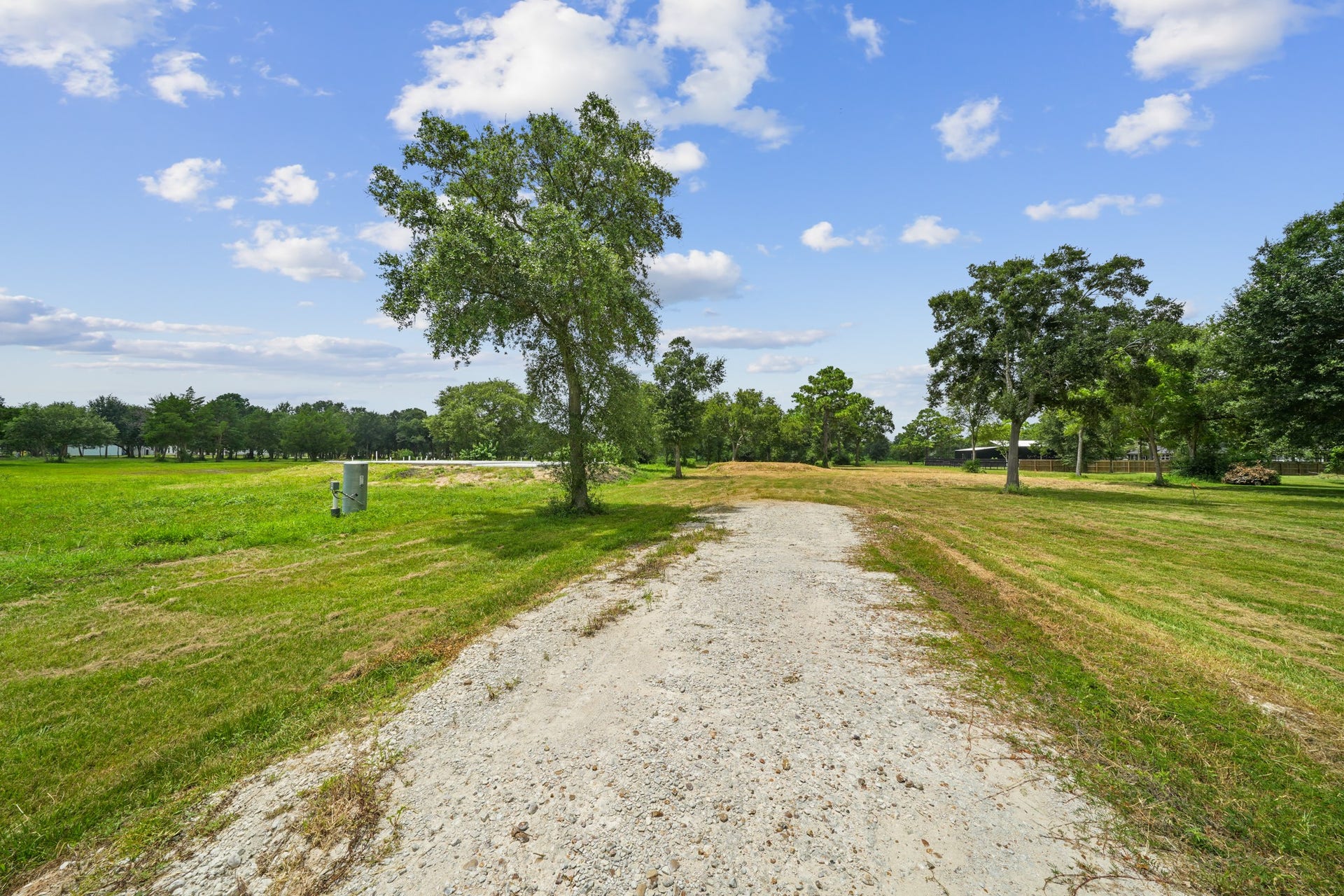 3680 County Road 326, Alvin, TX 77511 3680 County Road 326, Alvin, TX 77511
