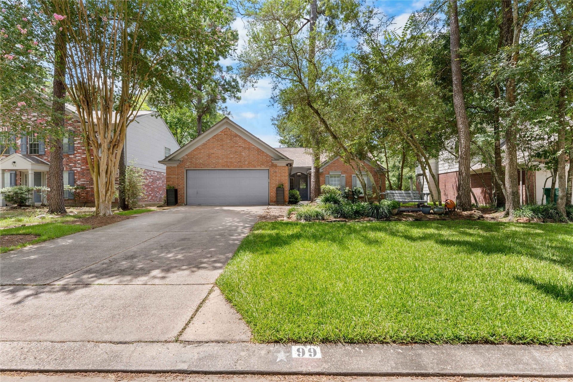 99 S Village Knoll Circle, The Woodlands, TX 77381 Single story living in The Woodlands