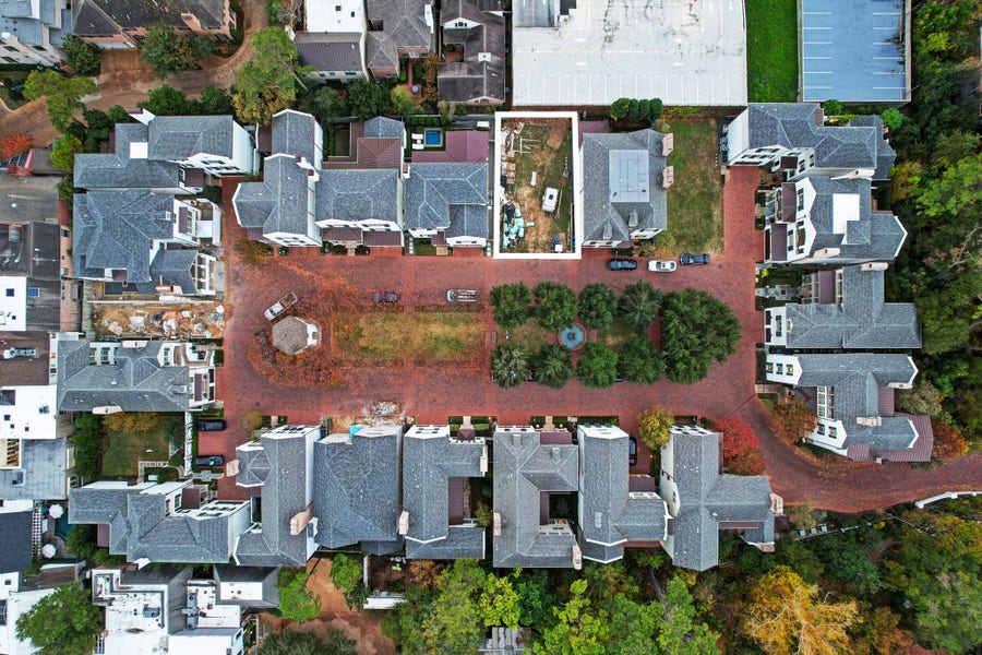 Property photo for 28 Audubon Hollow Lane, Houston, TX
