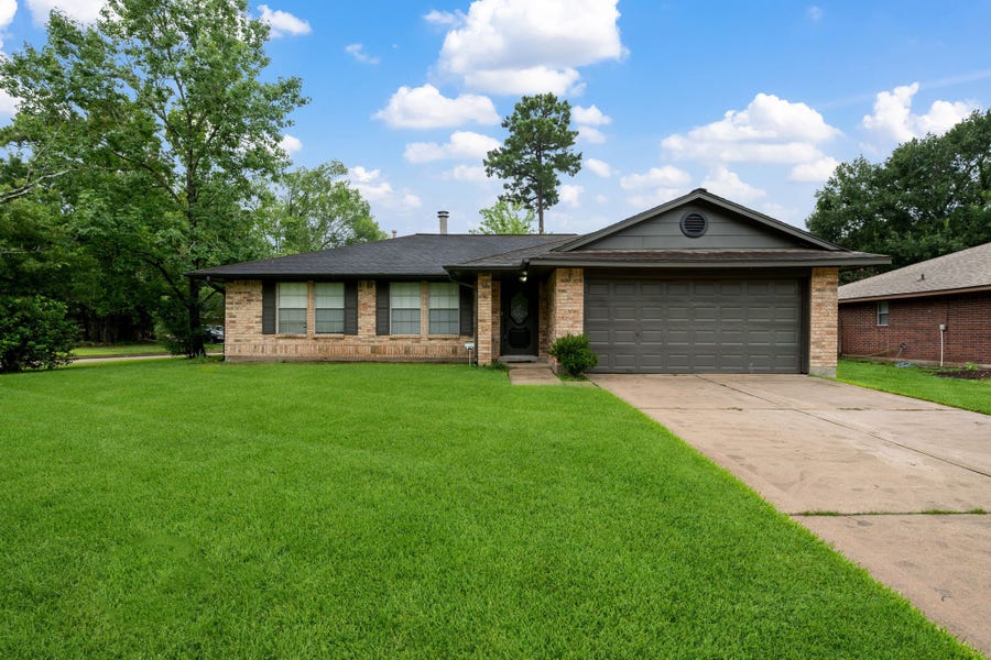 Property photo for 2618 Old Oak Lane, Kingwood, TX